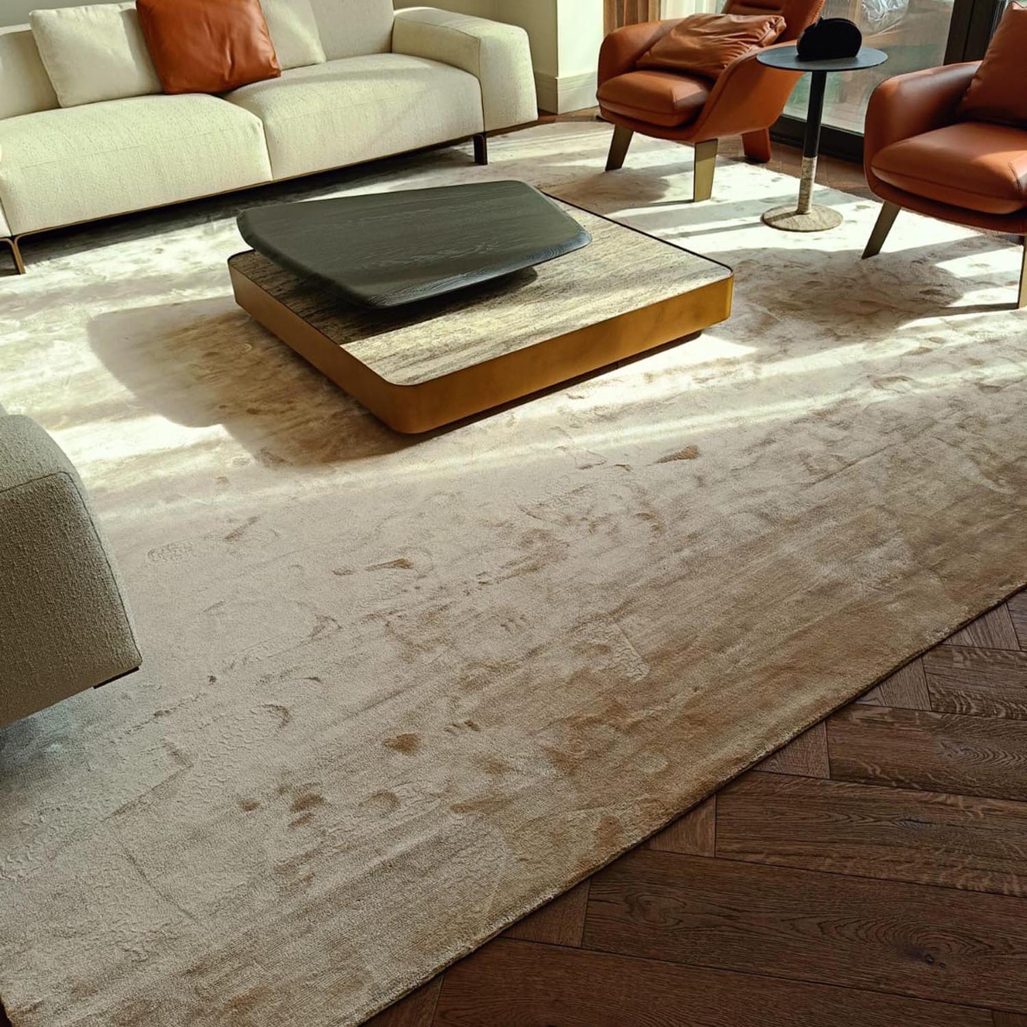 Tezgah Dokuma Sade Desenli Bej Viskon Halı