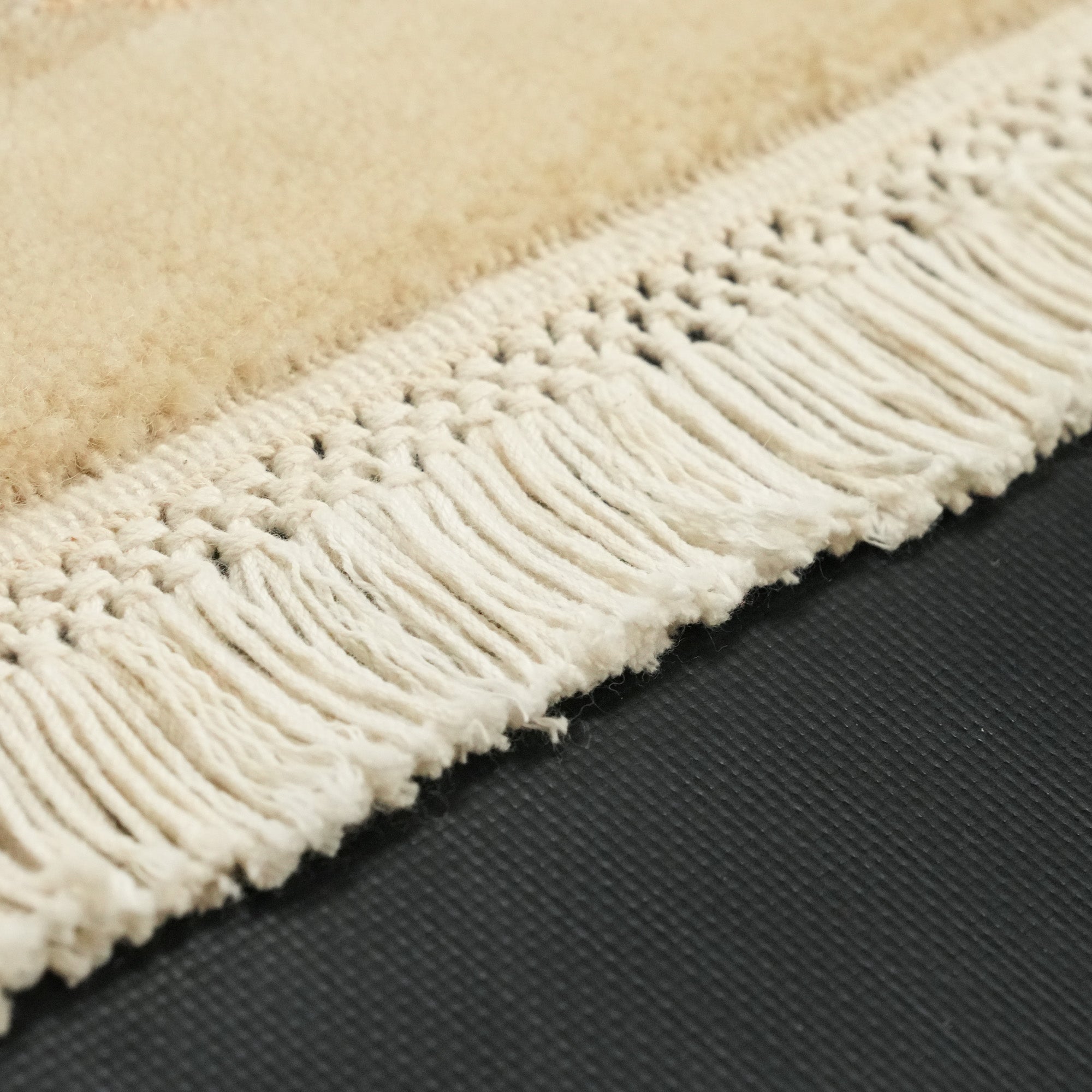 Ahteran Series Hand-Woven Flower Patterned Cream Carpet