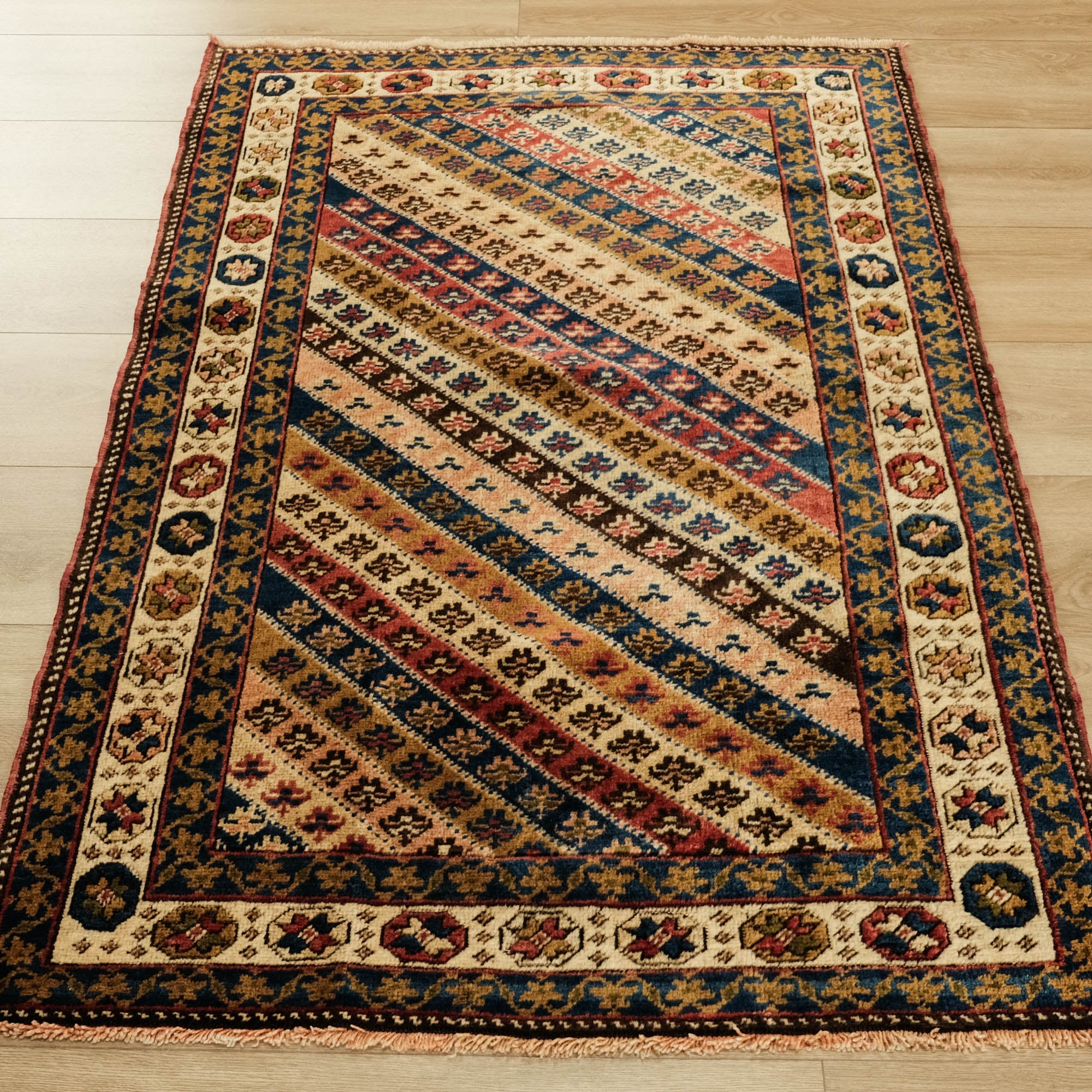 Shawl Design Hand Woven Taspinar Carpet