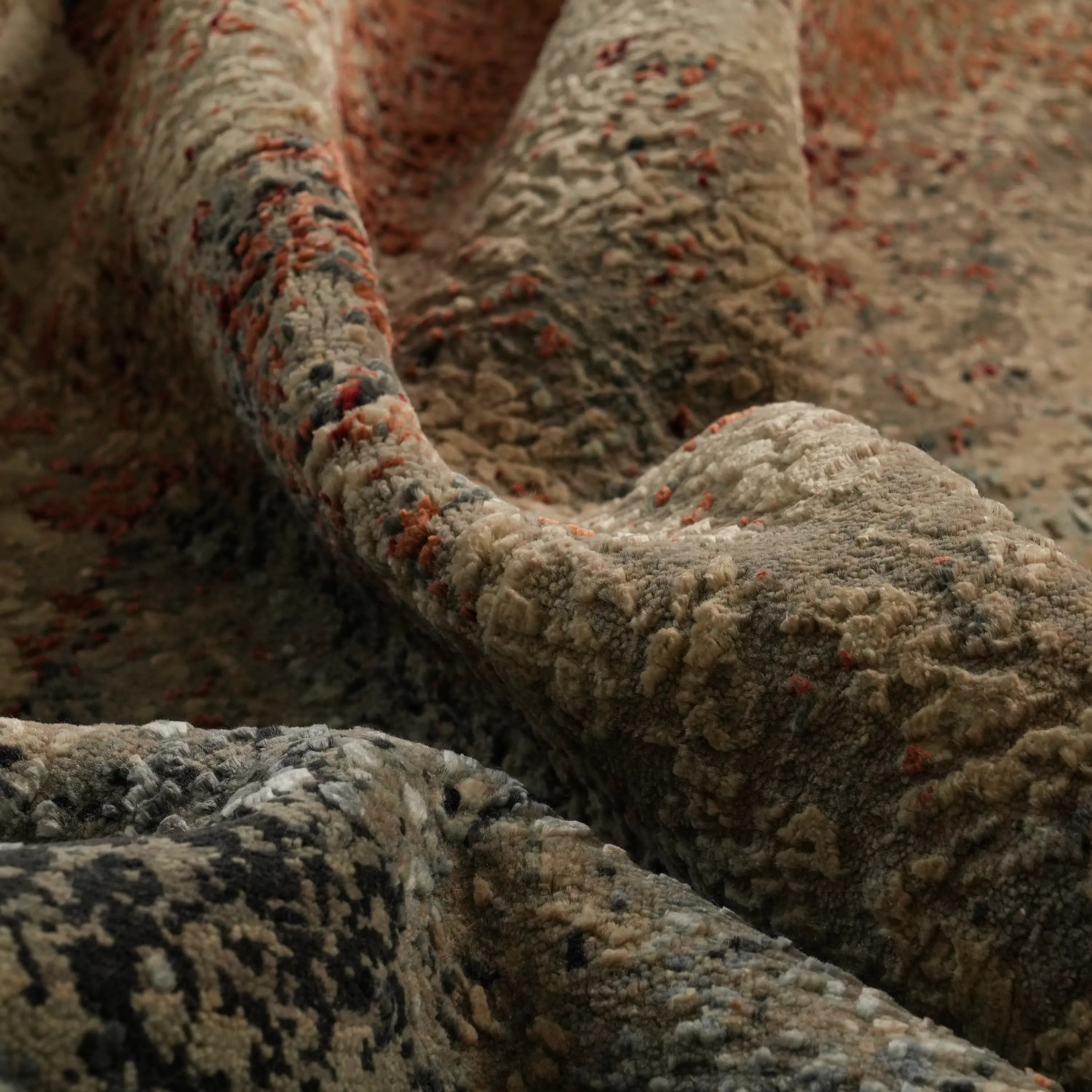 Aren Series Handwoven Geometric Pattern Anthracite Silk Rug