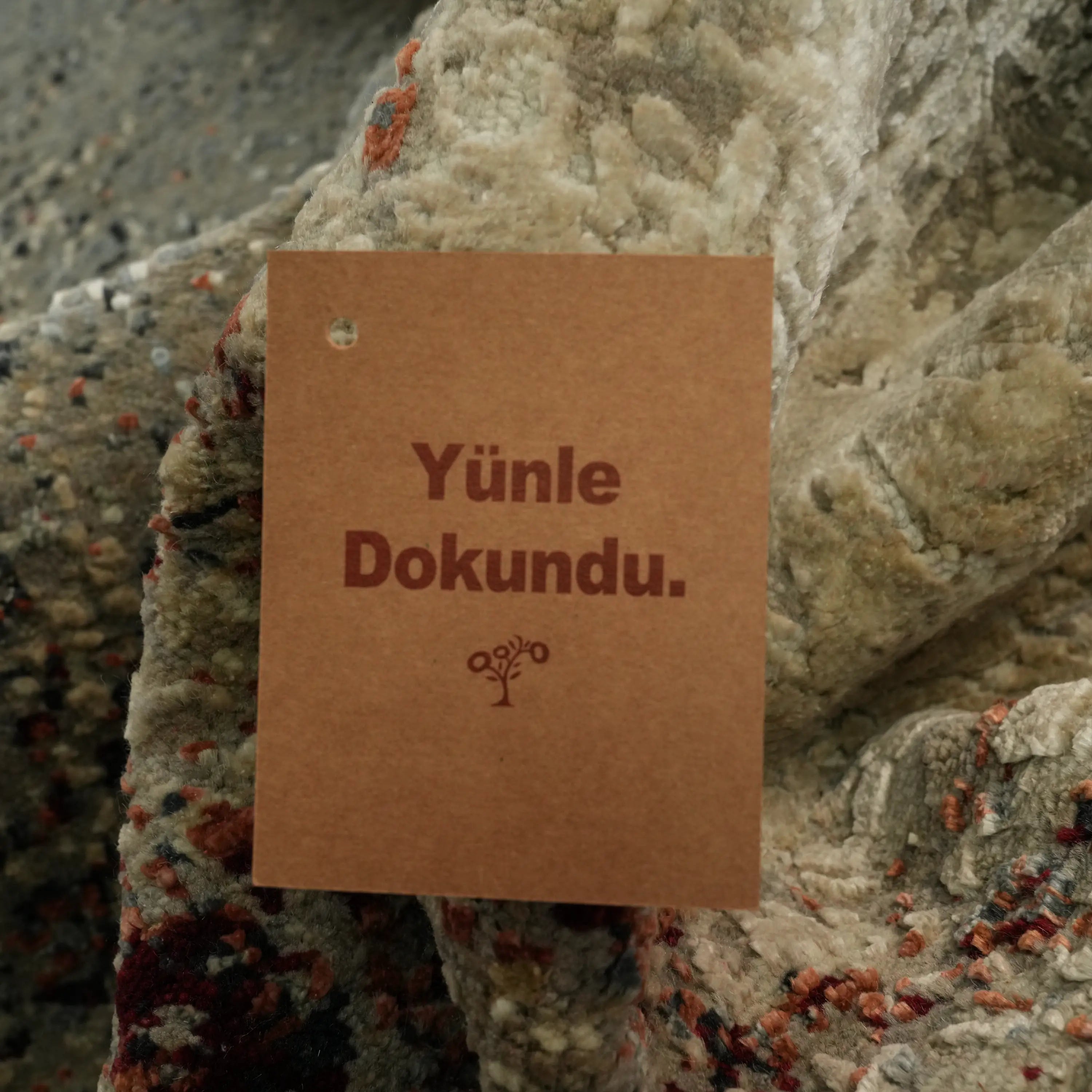 Aren Series Handwoven Geometric Pattern Anthracite Silk Rug