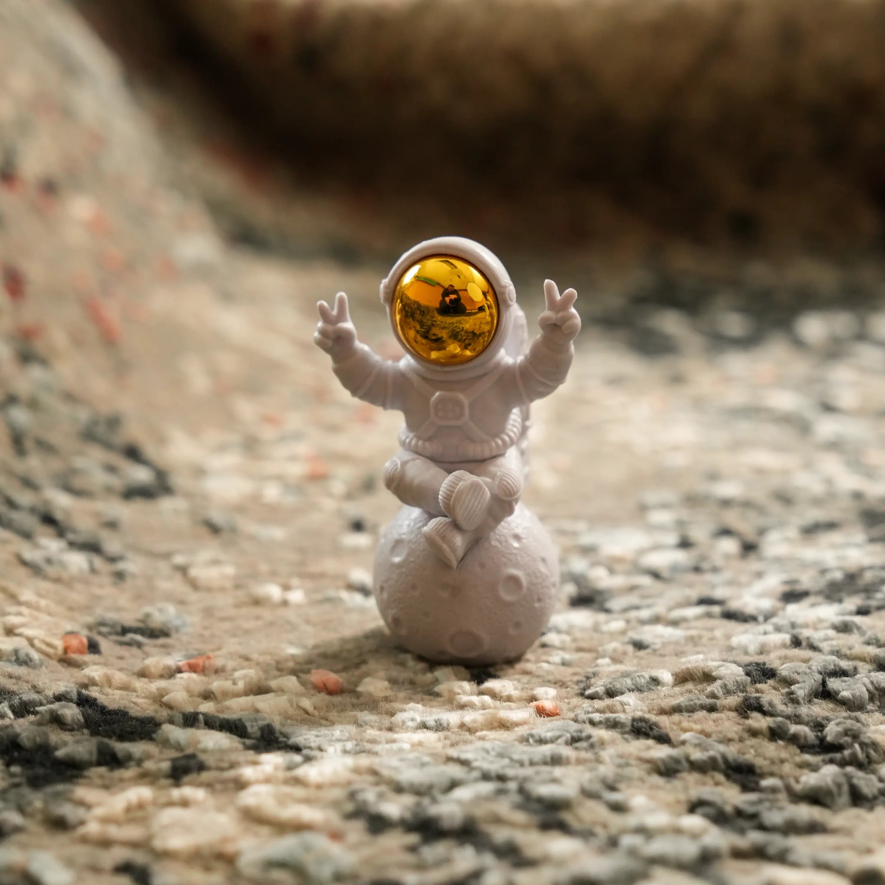 Aren Series Handwoven Geometric Pattern Anthracite Silk Rug