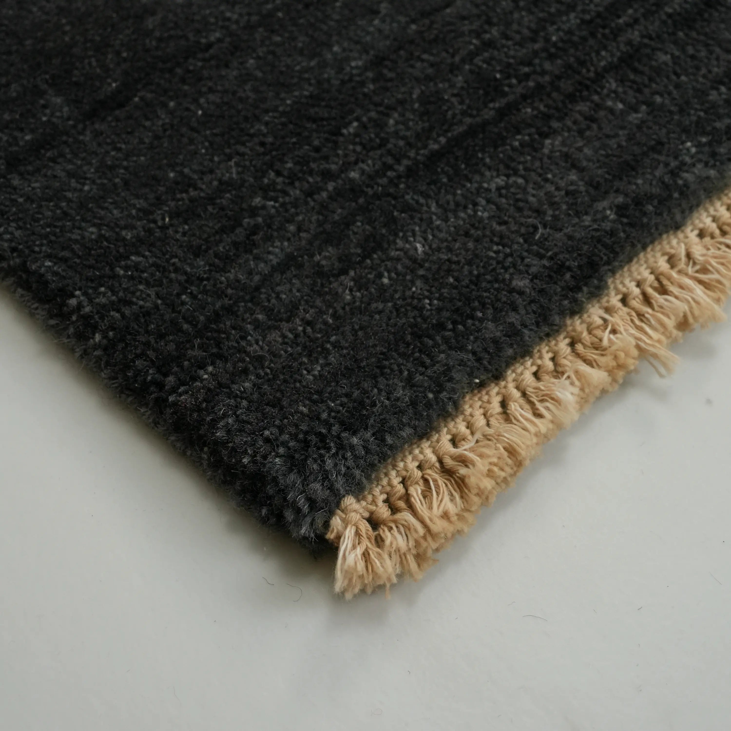 Aren Series Handwoven Geometric Pattern Anthracite Silk Rug