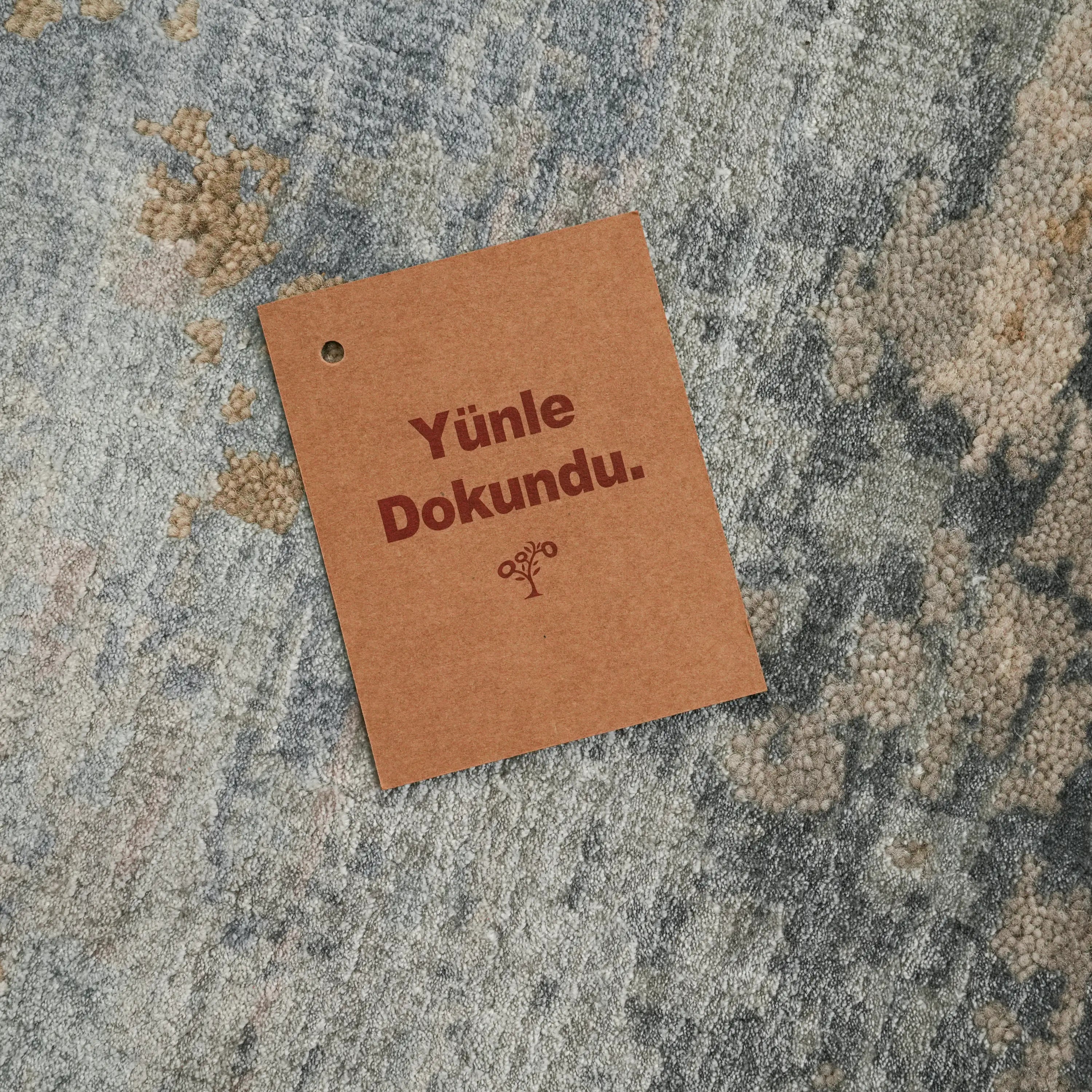 Aren Series Handwoven Plain Pattern Wool Cream Rug