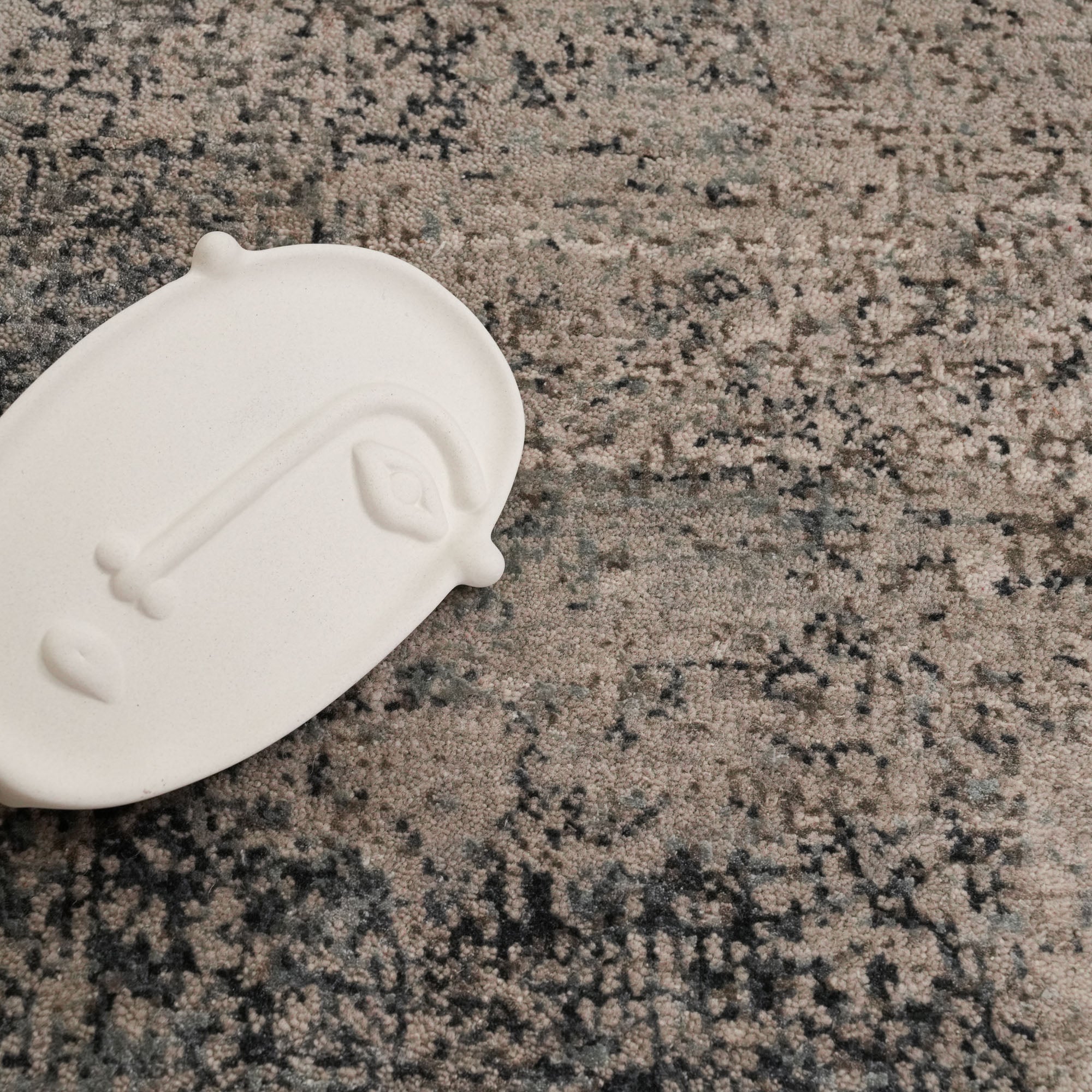 Aren Series Handwoven Abstract Patterned Gray Rug