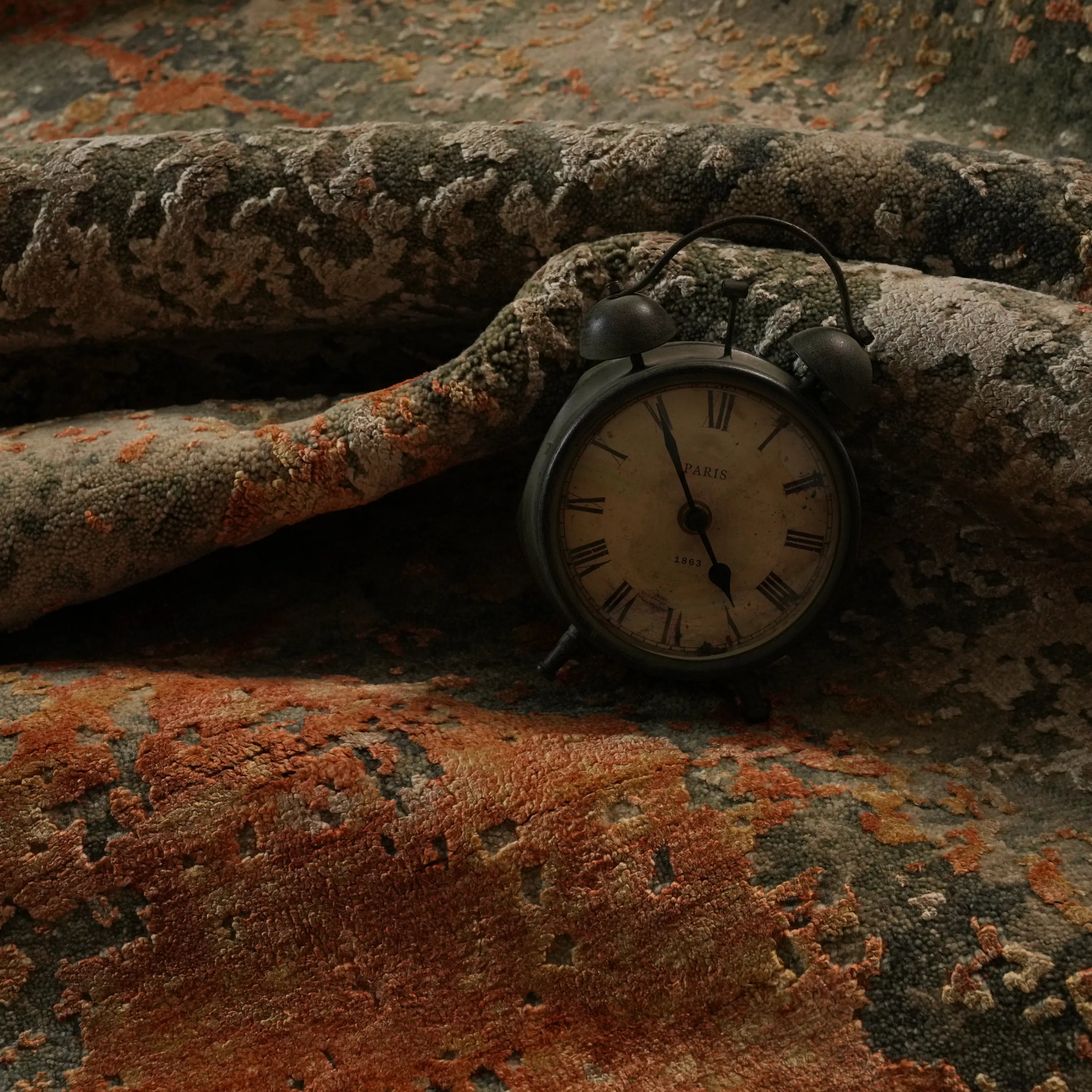 Aren Series Handwoven Abstract Patterned Gray Silky Rug