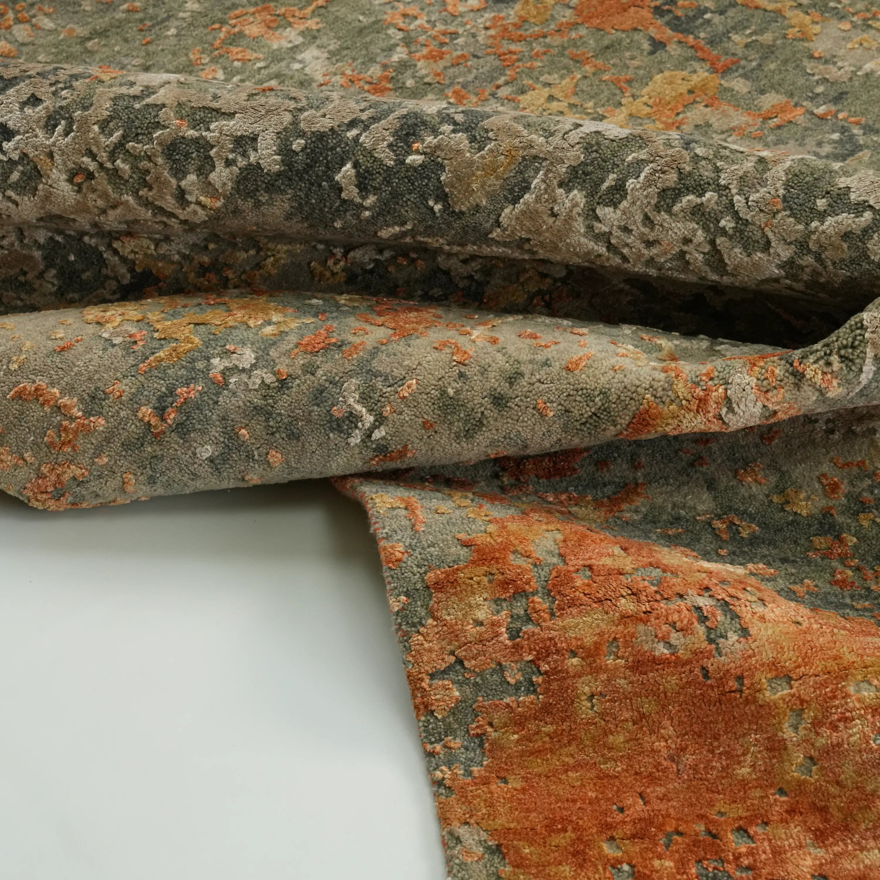 Aren Series Handwoven Abstract Patterned Gray Silky Rug