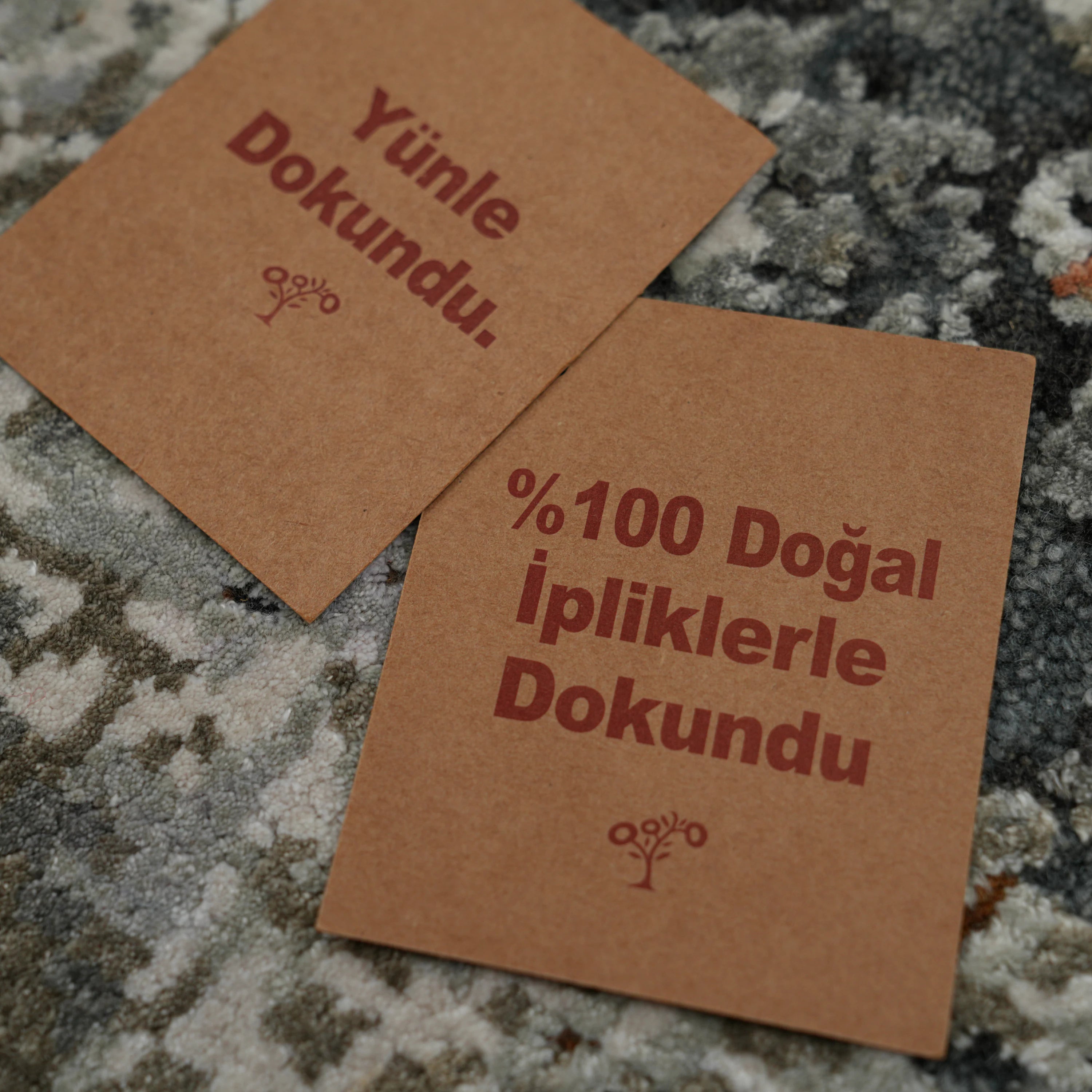 Aren Serisi El Dokuma Soyut Desenli Gri Yün Halı