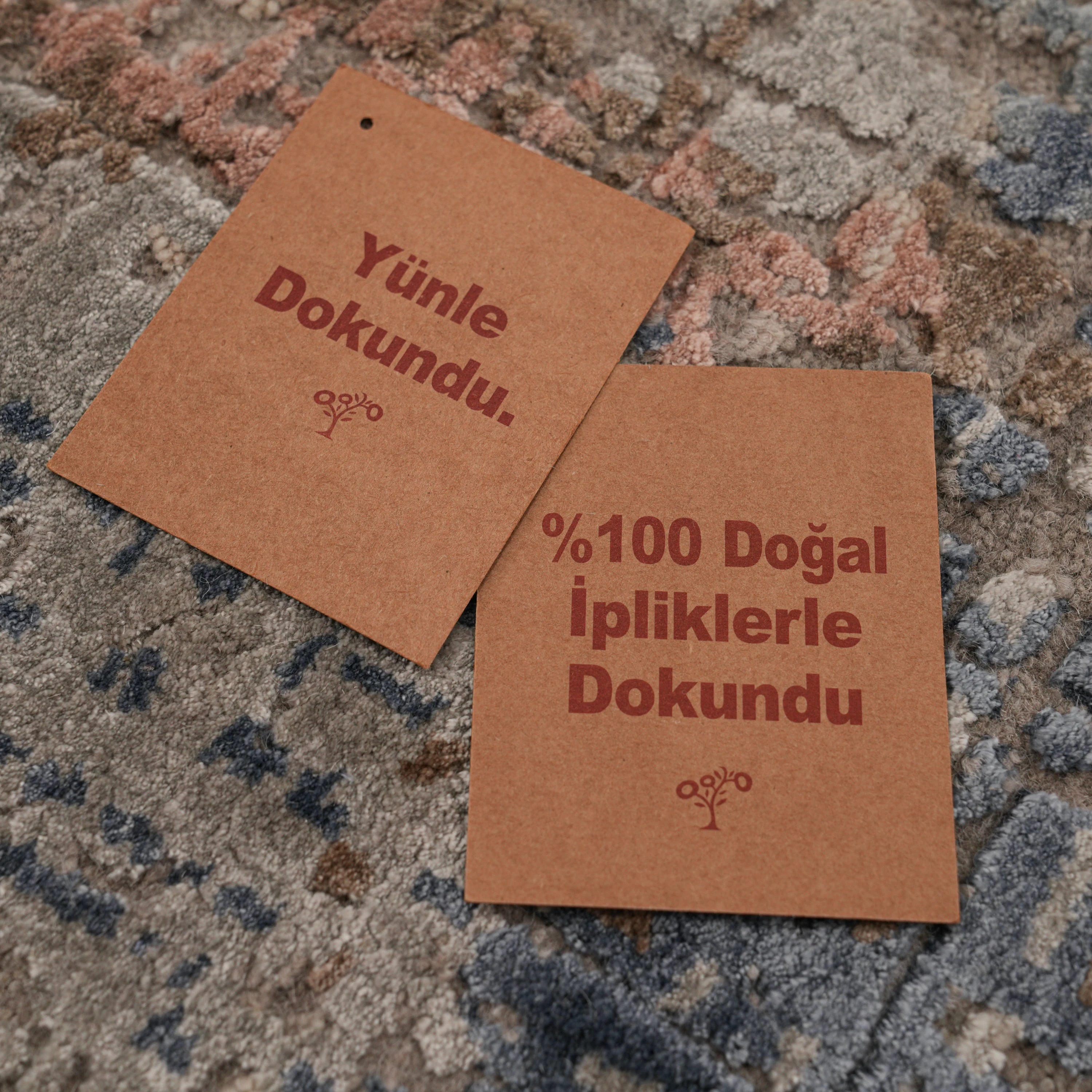 Aren Serisi El Dokuma Soyut Desenli Gri Yün Halı