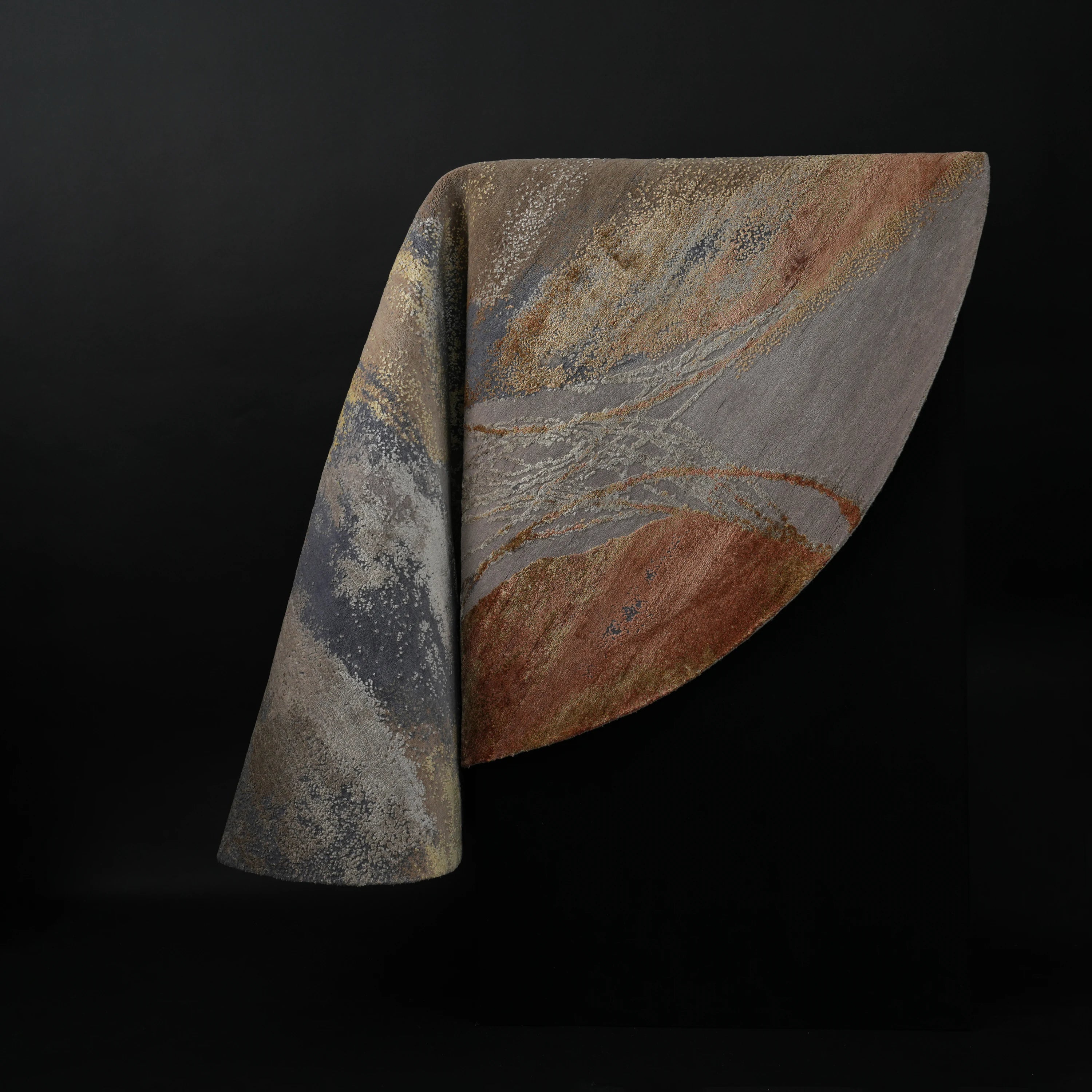 Aren Serisi El Dokuma Soyut Desenli Gri Yün İpekli Yuvarlak Halı