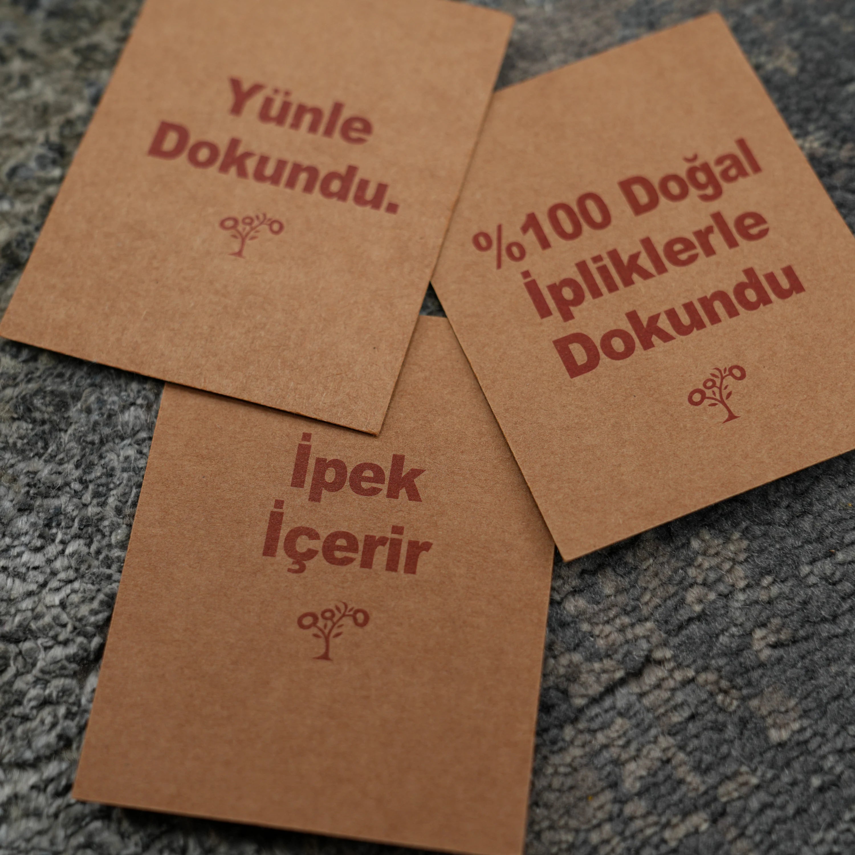 Aren Serisi El Dokuma Soyut Desenli İpekli Yün Gri Yuvarlak Halı