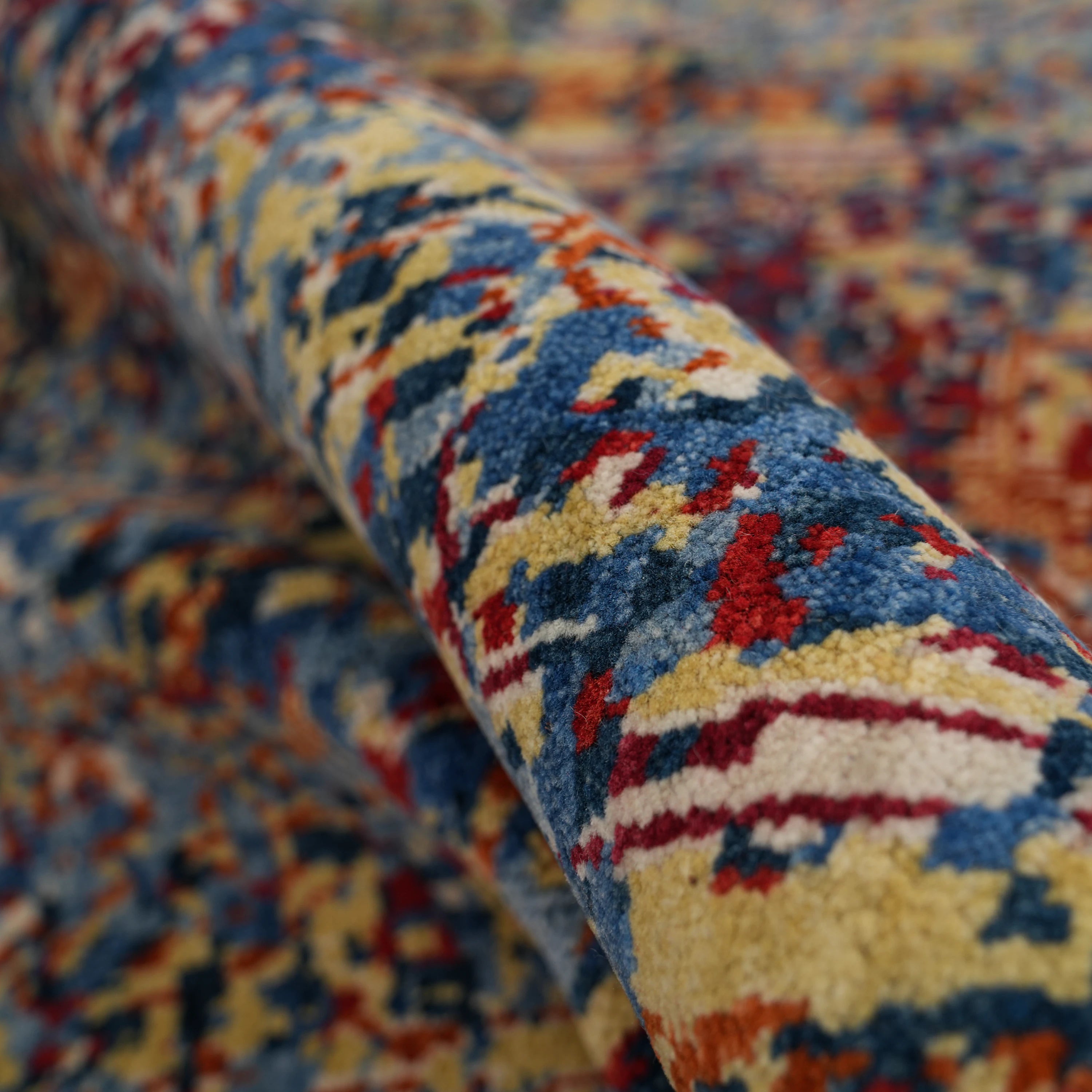 Aren Serisi El Dokuma Soyut Desenli Rengarenk Yün Halı