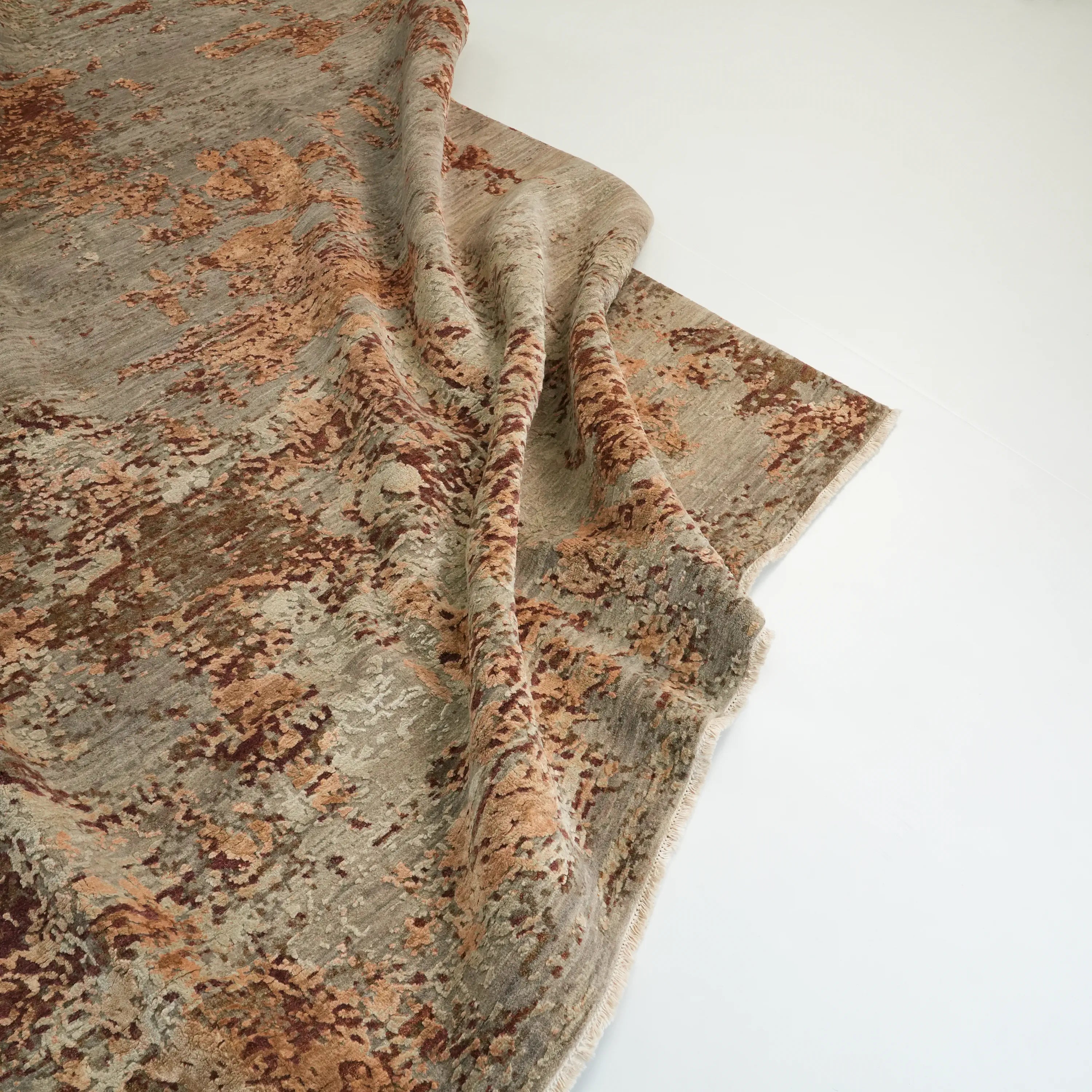 Aren Series Handwoven Abstract Pattern Mink Silk Rug