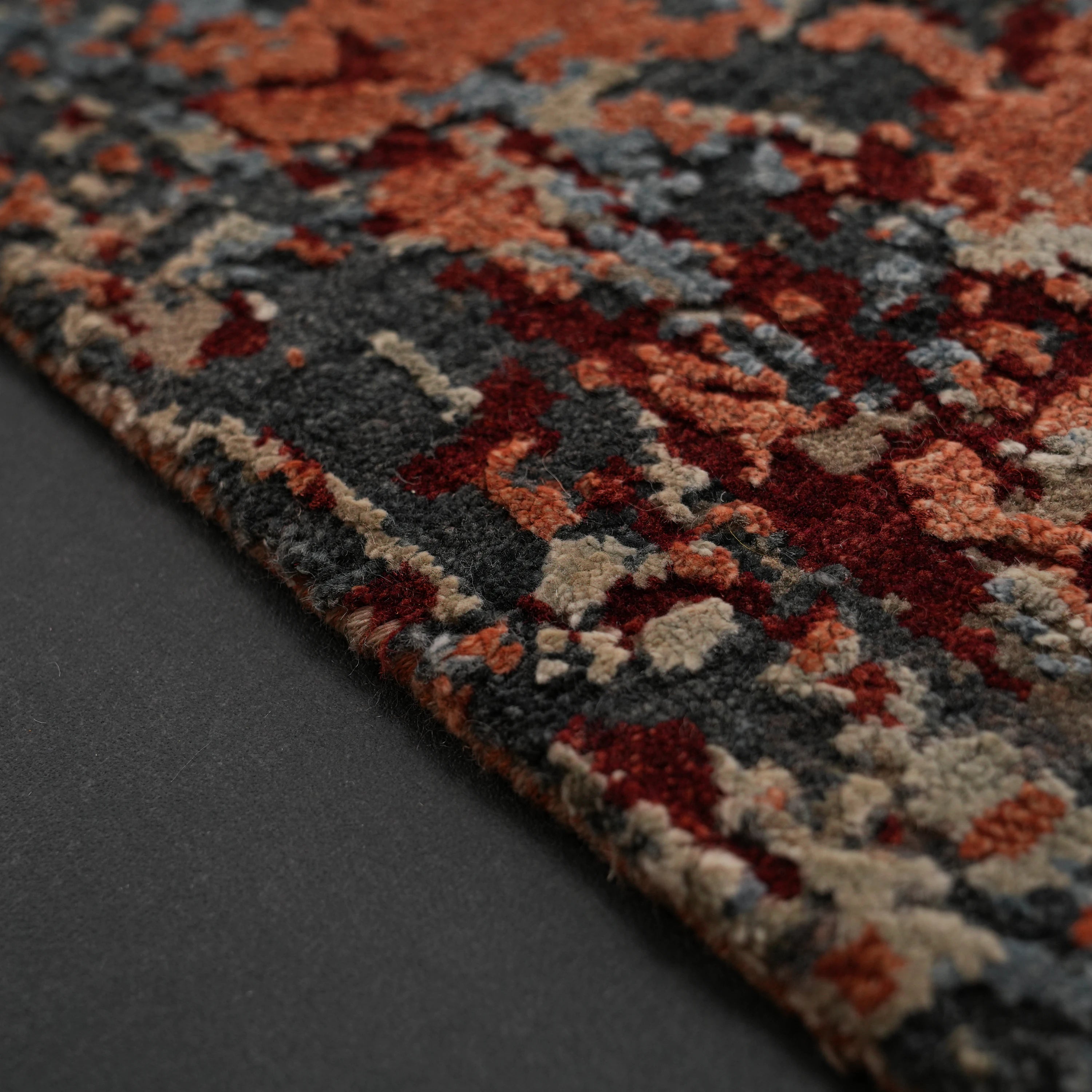 Aren Serisi El Dokuma Soyut Desenli Yün Rengarenk Halı