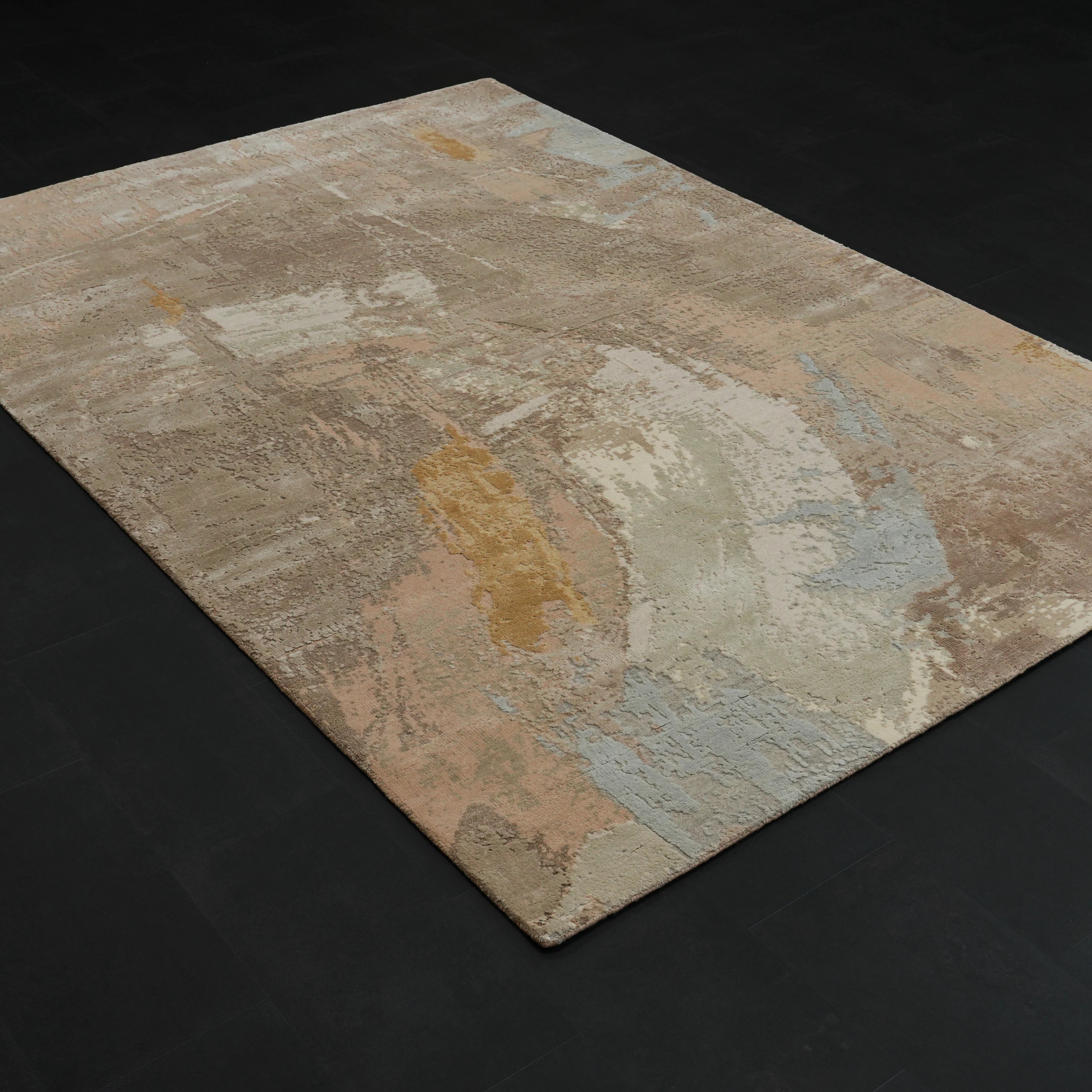 Aren Serisi El Dokuma Soyut Desenli Yün Vizon Halı