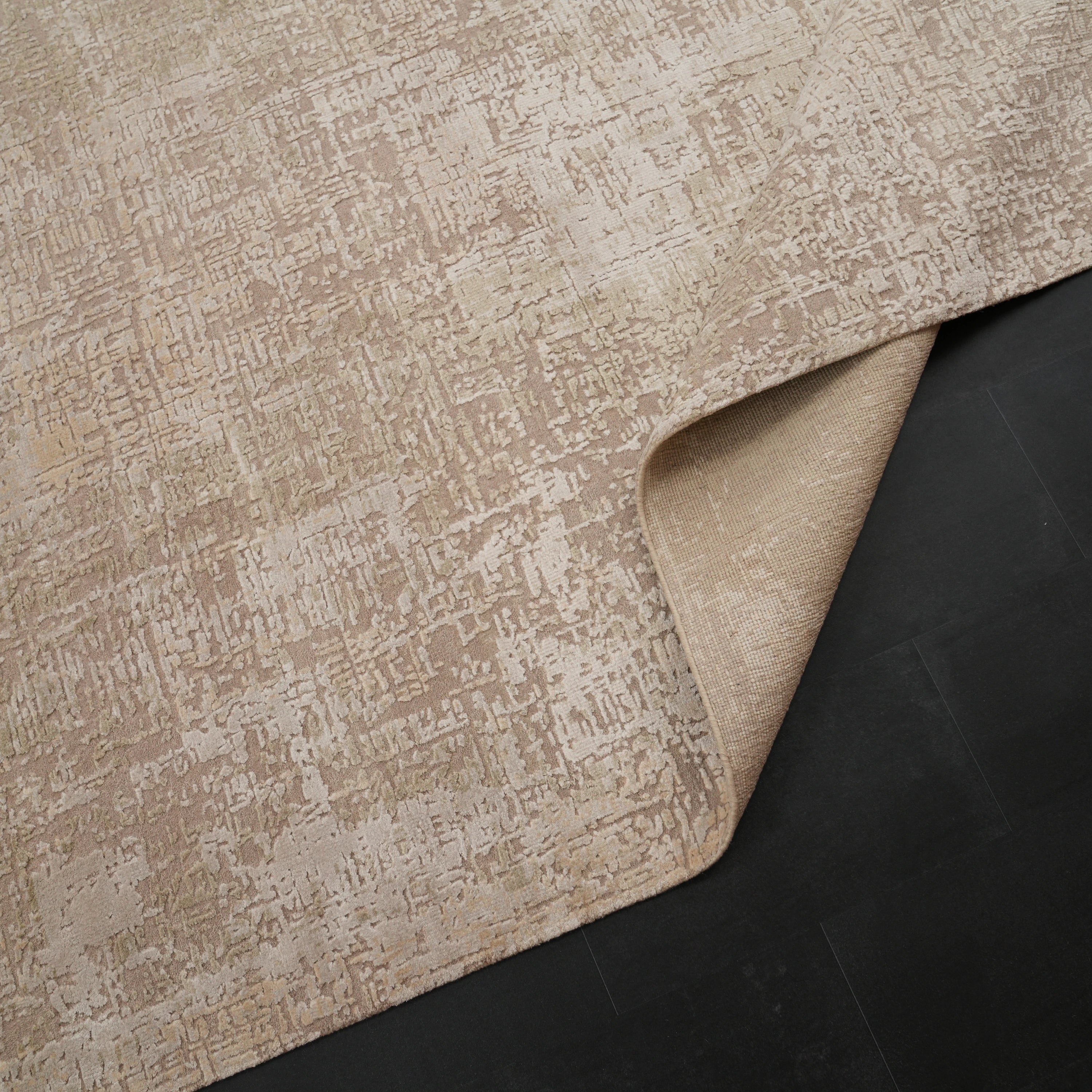 Aren Serisi El Dokuma Soyut Desenli Yün Vizon Halı