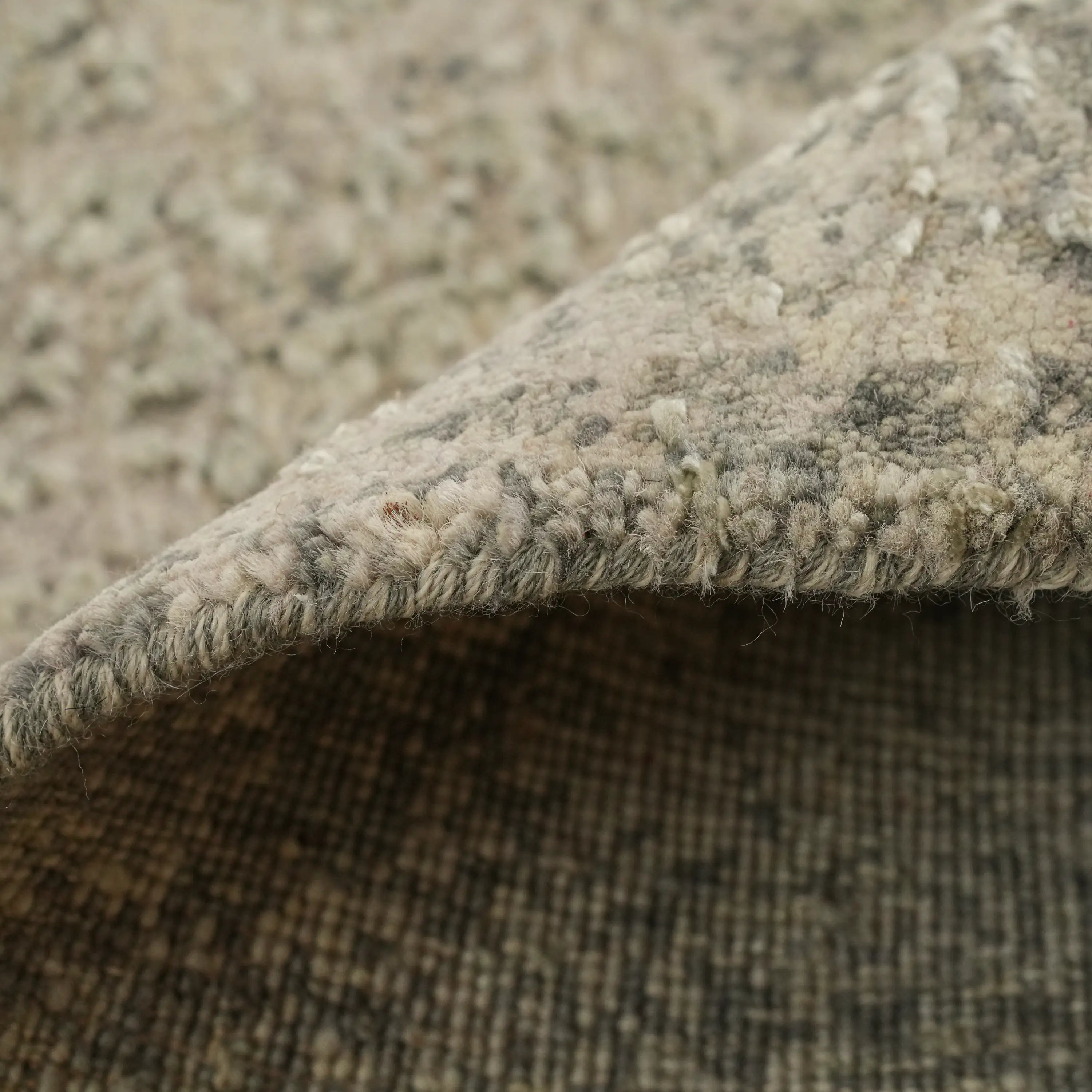 Aren Series Handwoven Vintage Patterned Gray Silky Rug