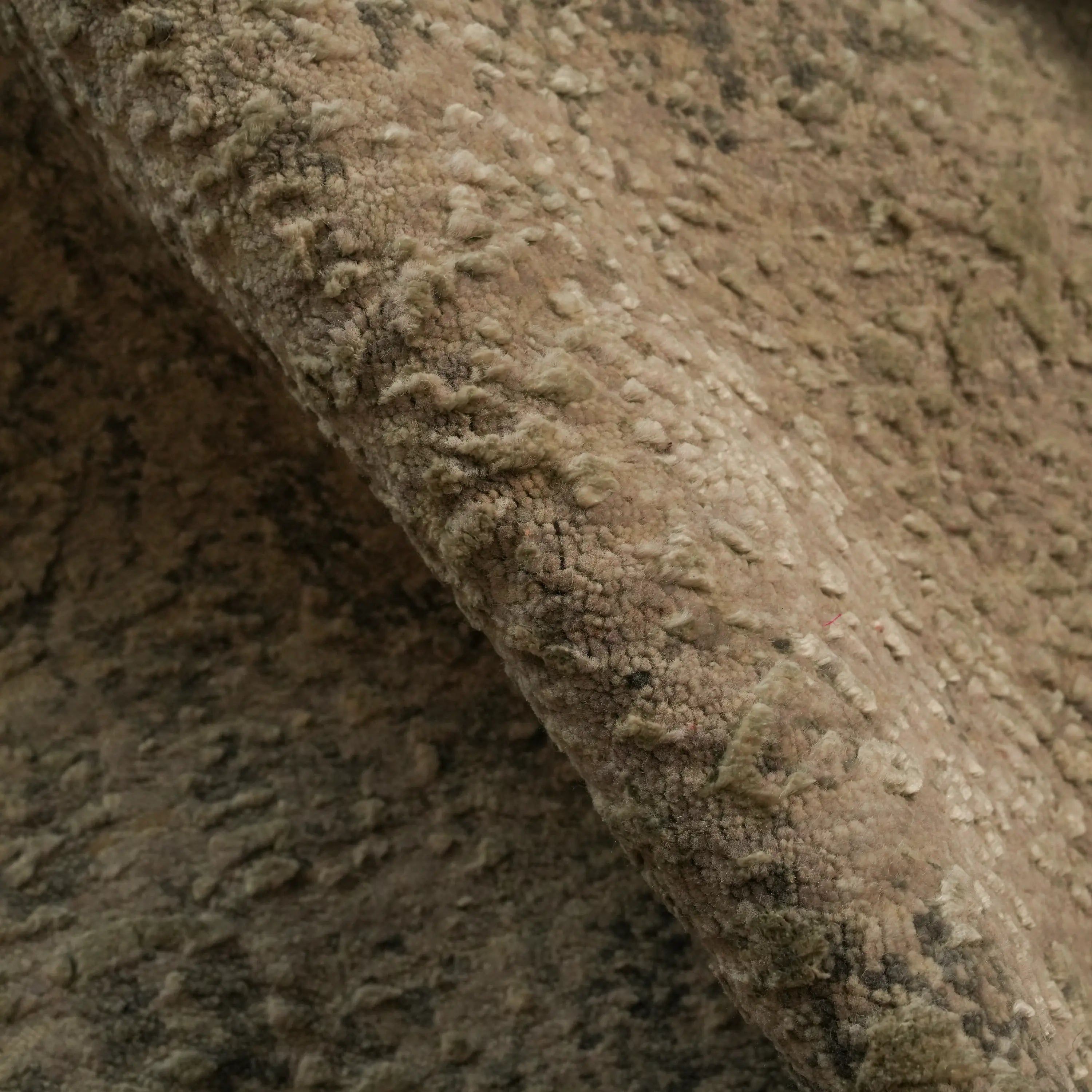 Aren Series Handwoven Vintage Patterned Gray Silky Rug