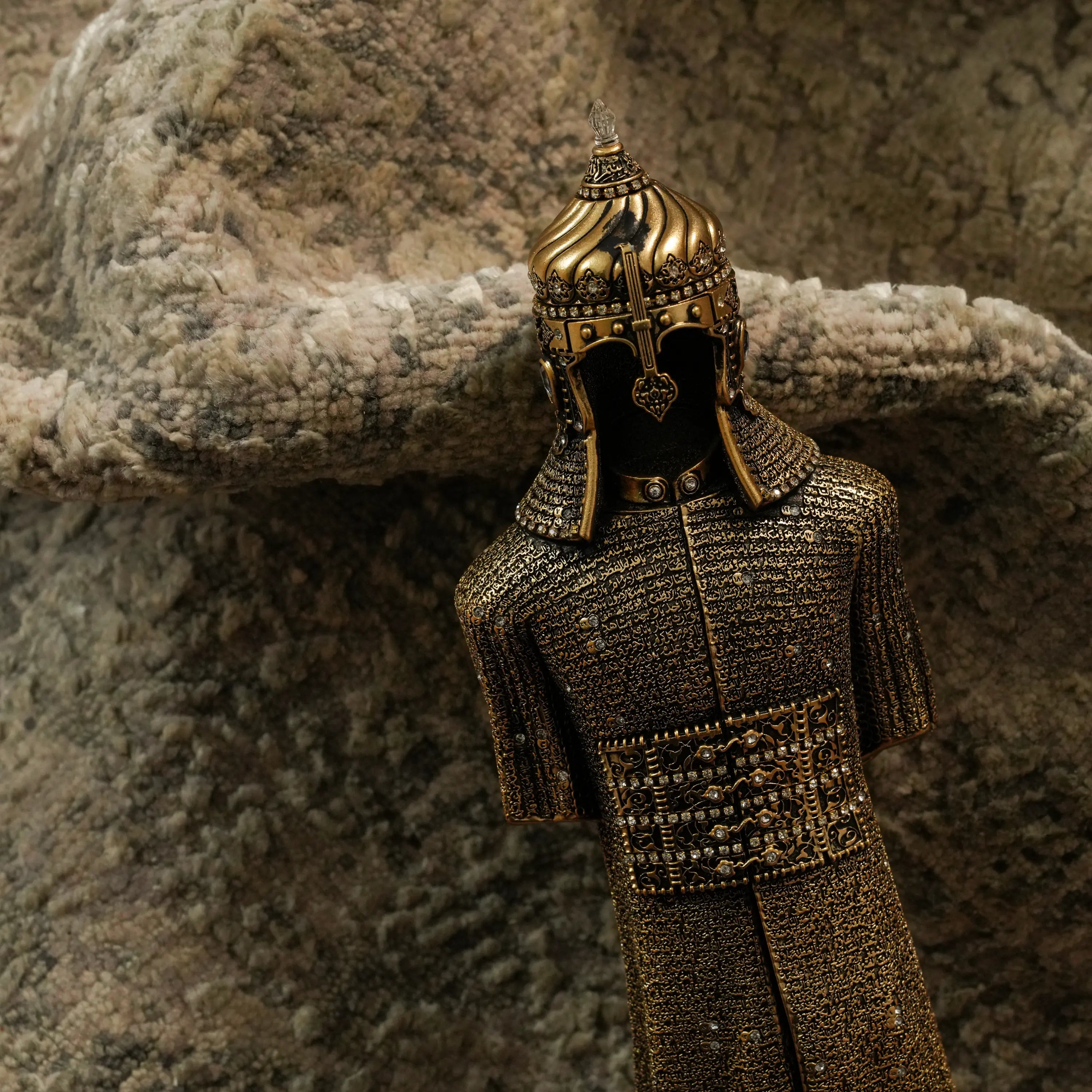 Aren Series Handwoven Vintage Patterned Gray Silky Rug