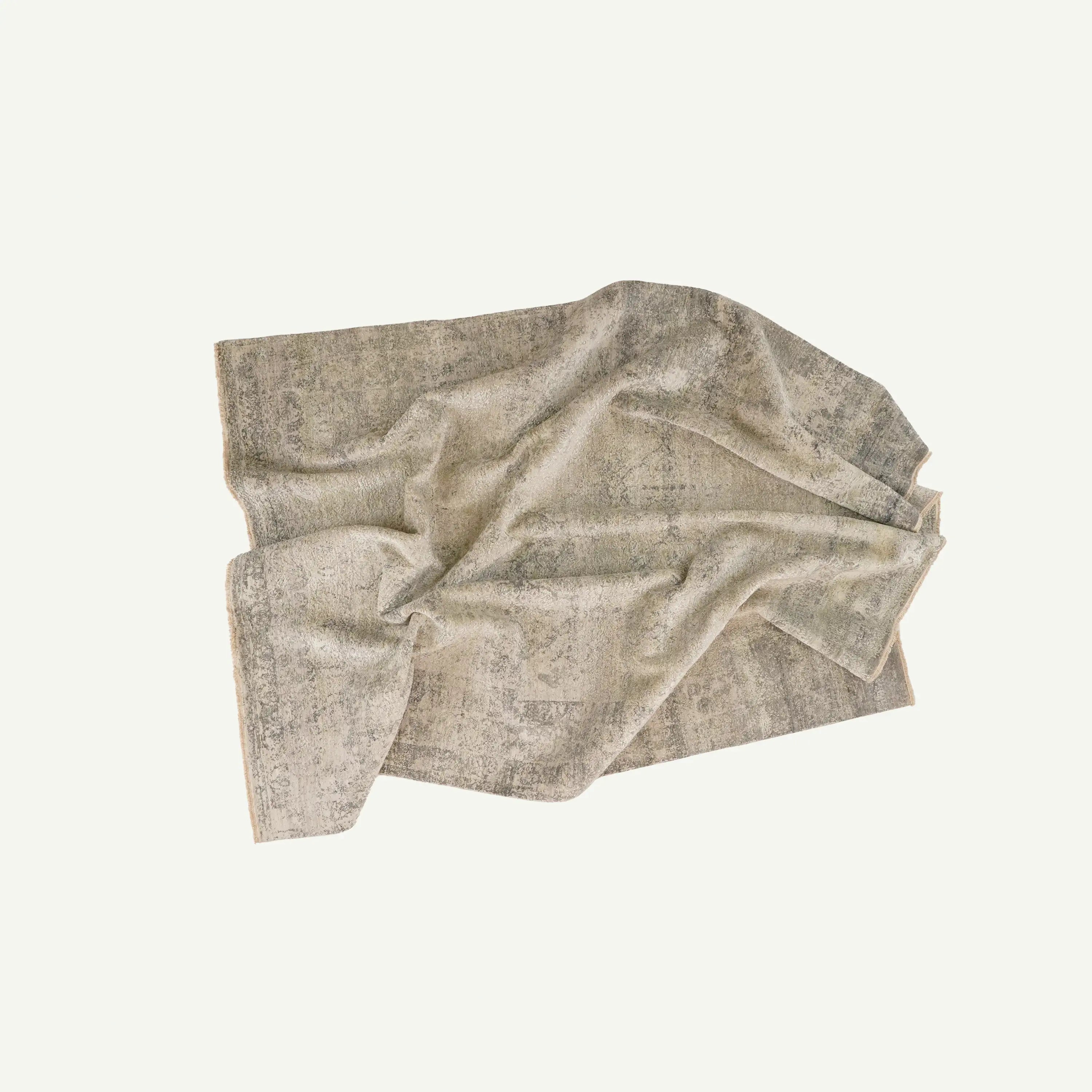 Aren Series Handwoven Vintage Patterned Gray Silky Rug