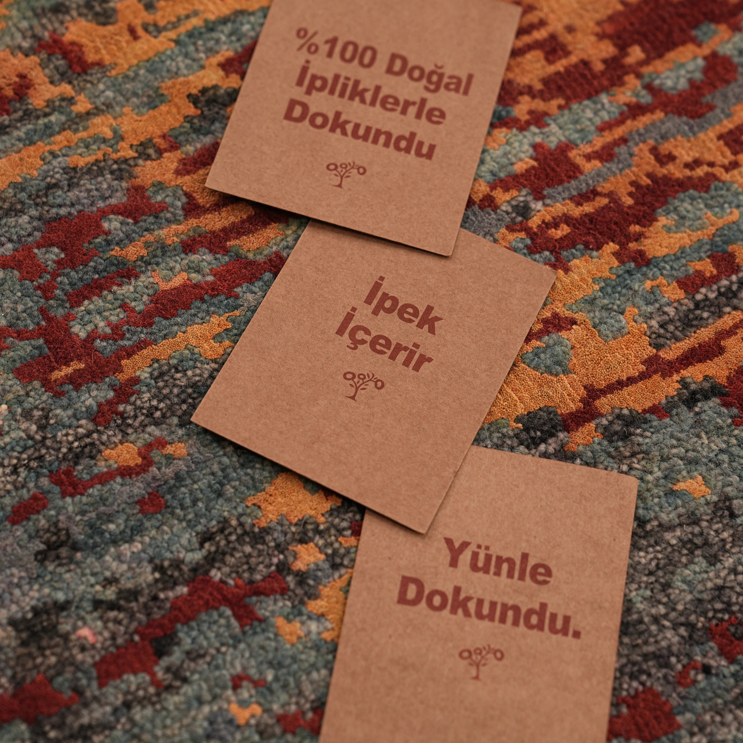 Ayan Serisi El Dokuma İpekli Soyut Desenli Gri Halı