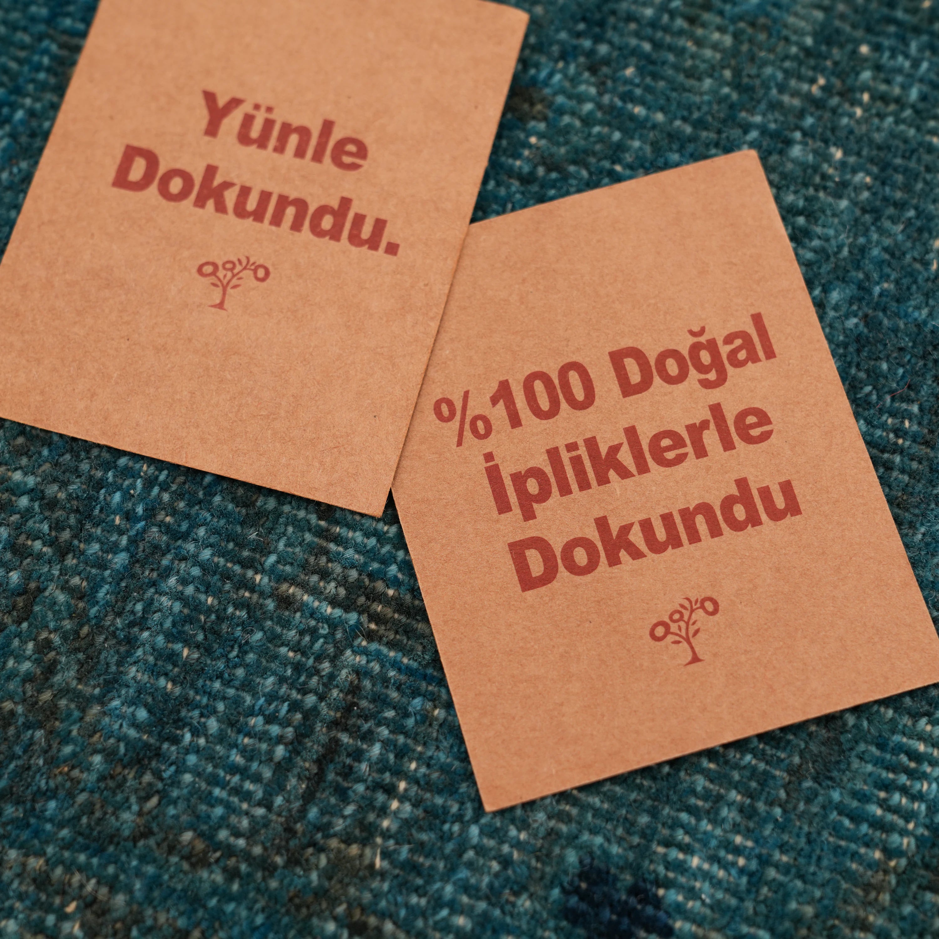 Ayan Serisi El Dokuma Vintage Desenli Turkuaz Yün Halı