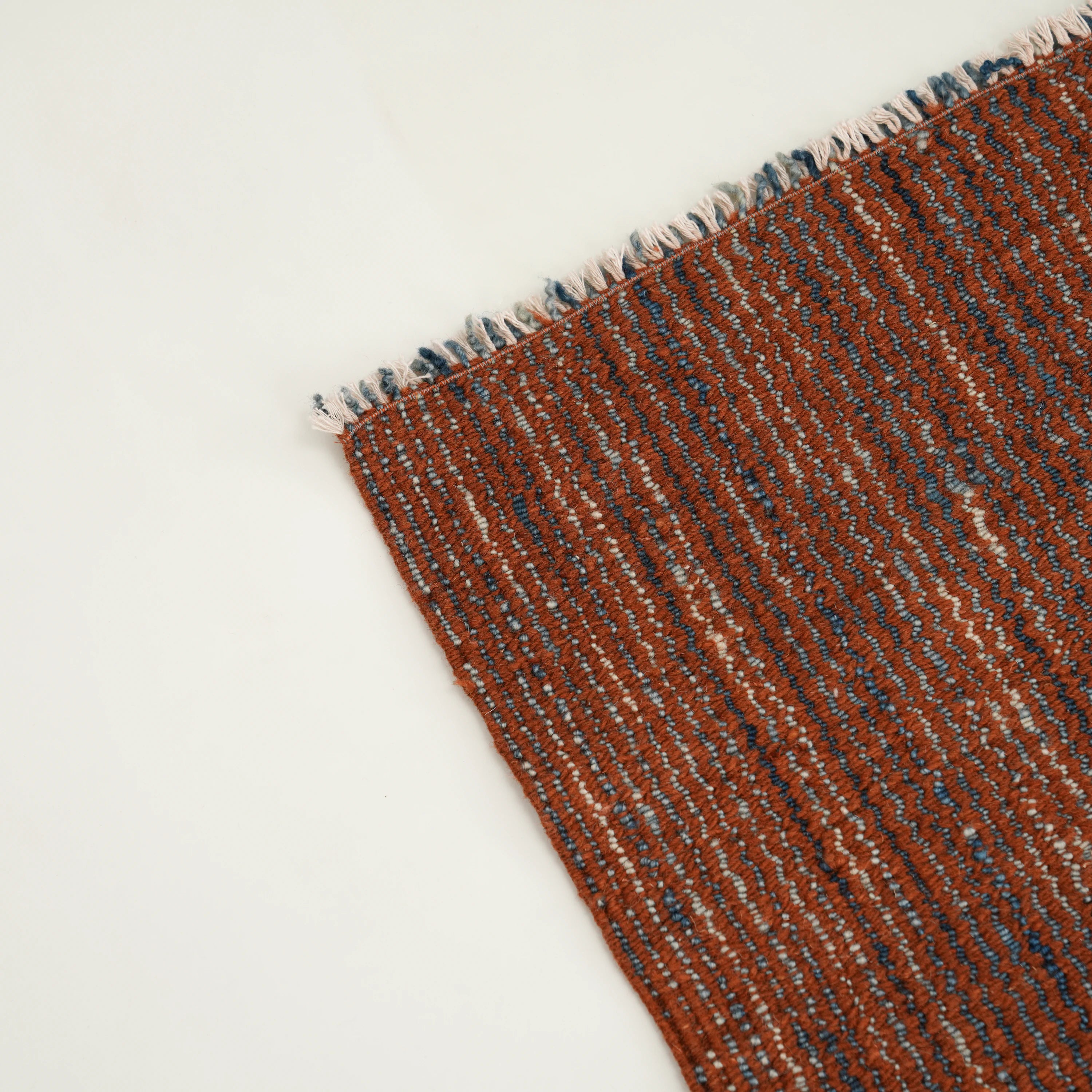 Bohem Serisi Çizgi Desenli Terra Yün Tezgah Dokuma Kilim