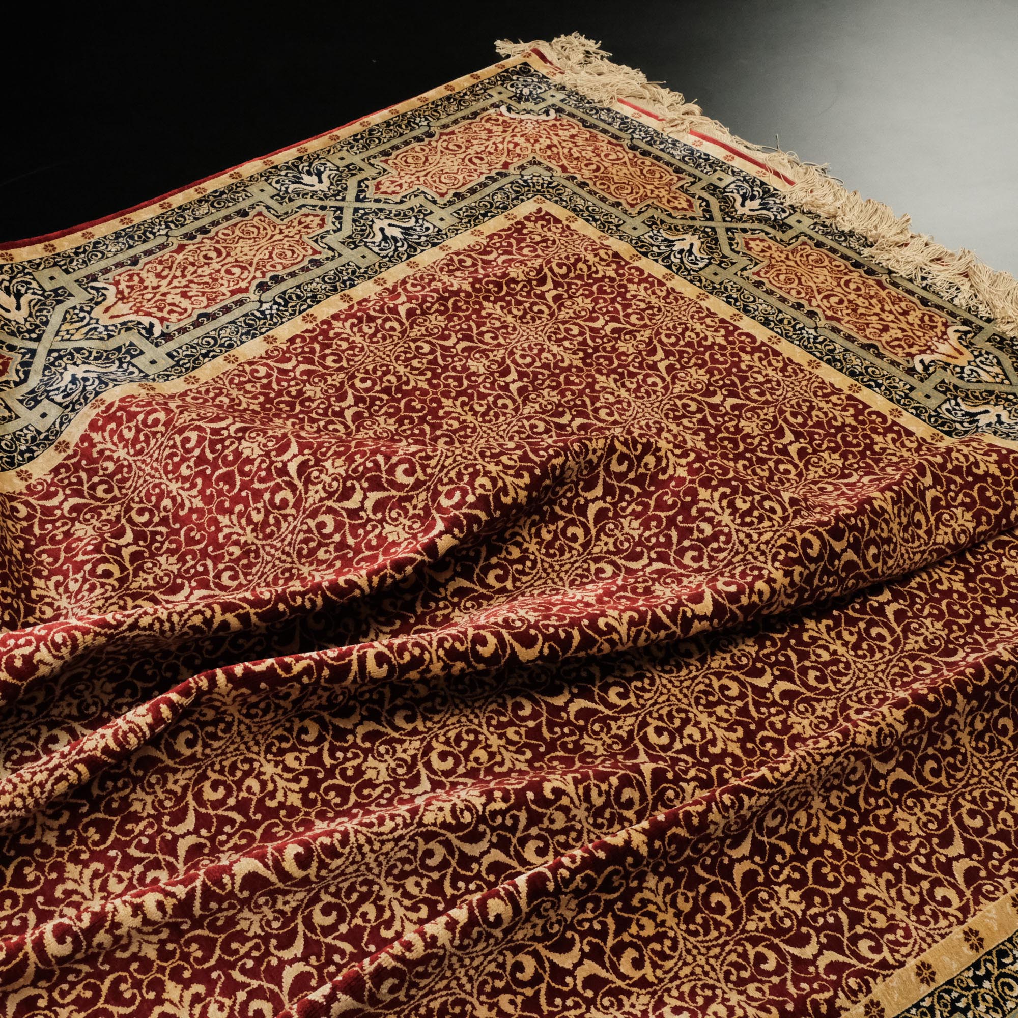 Frame Design Hand Woven Carpet