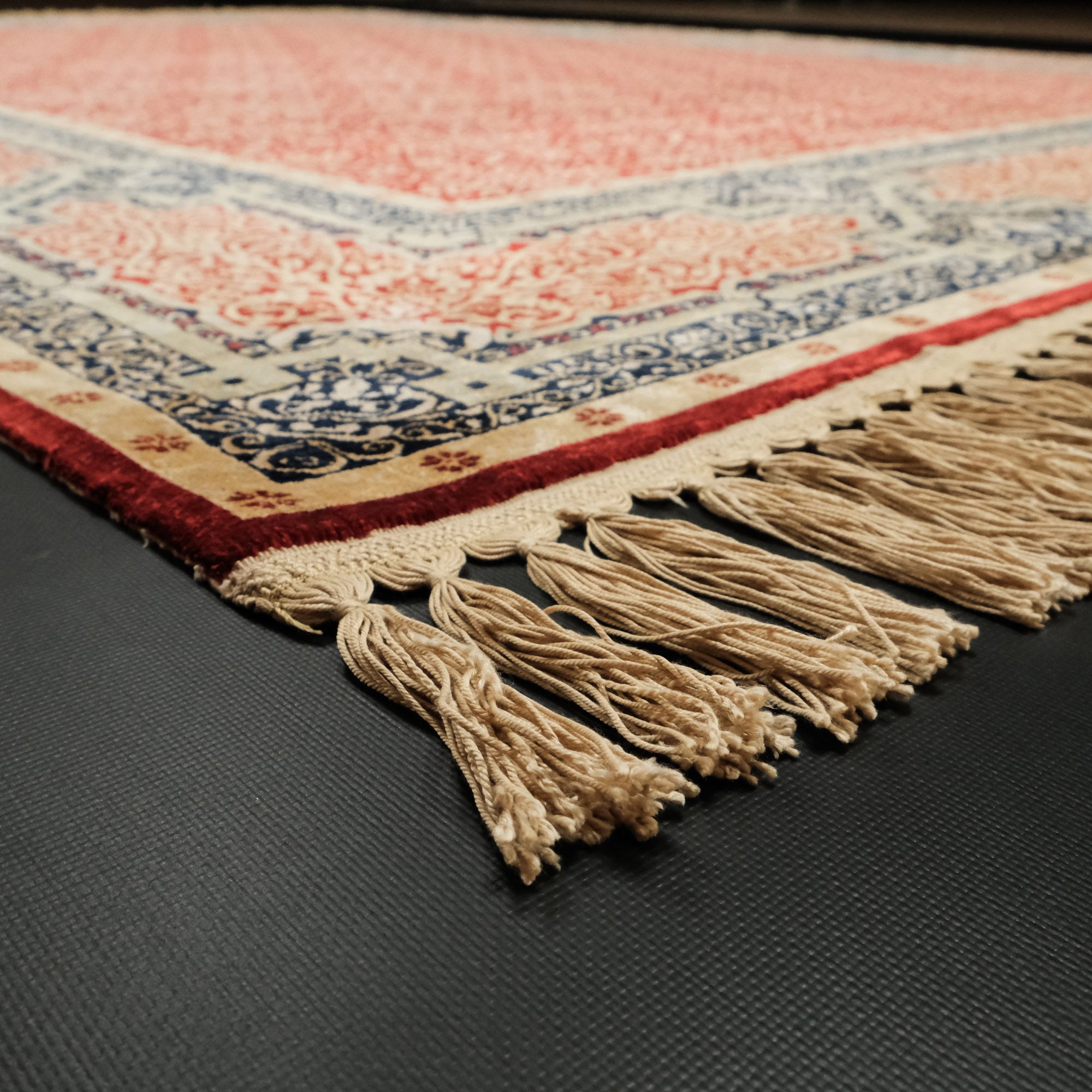 Frame Design Hand Woven Carpet