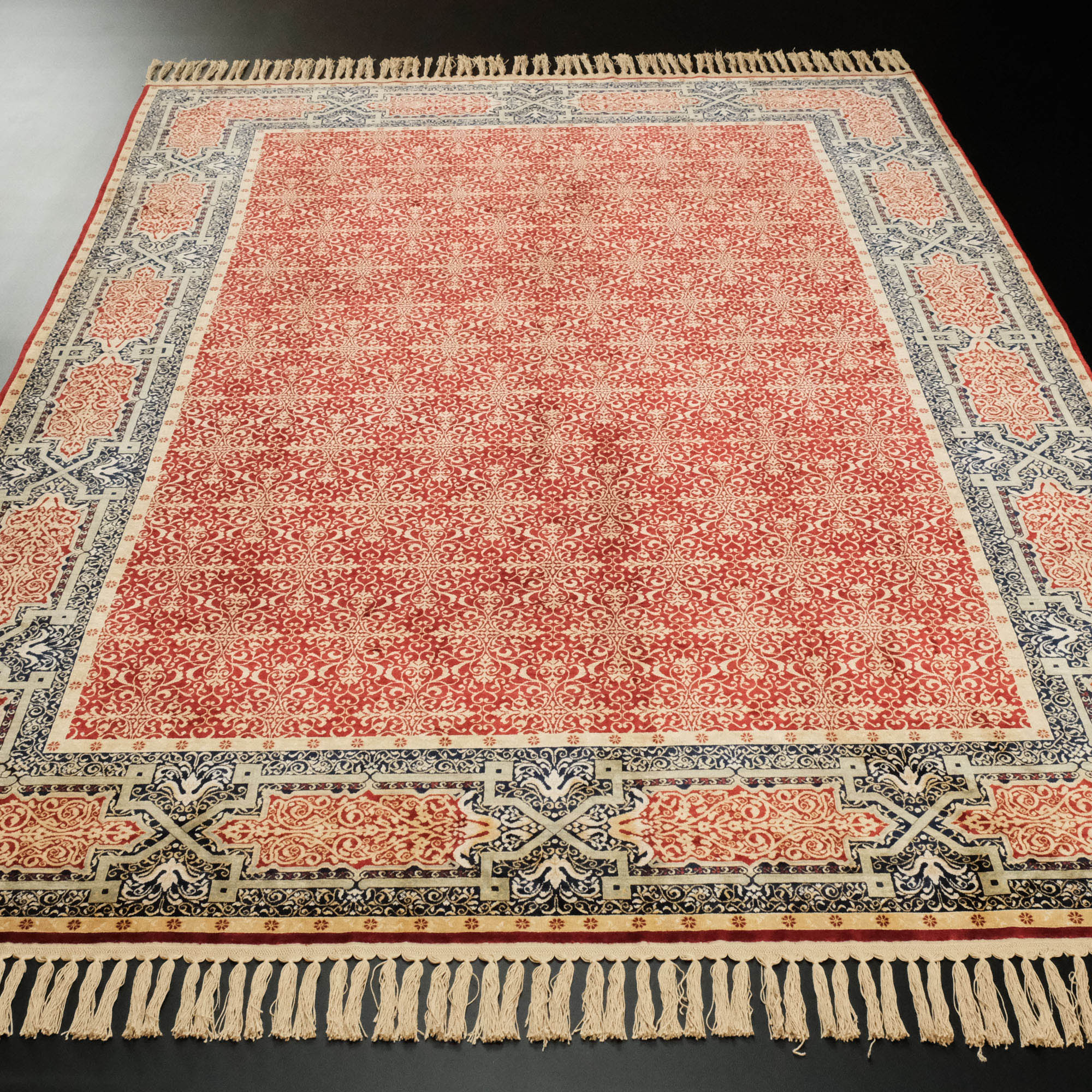 Saf İpek Anadolu El Dokuma Klasik Halı