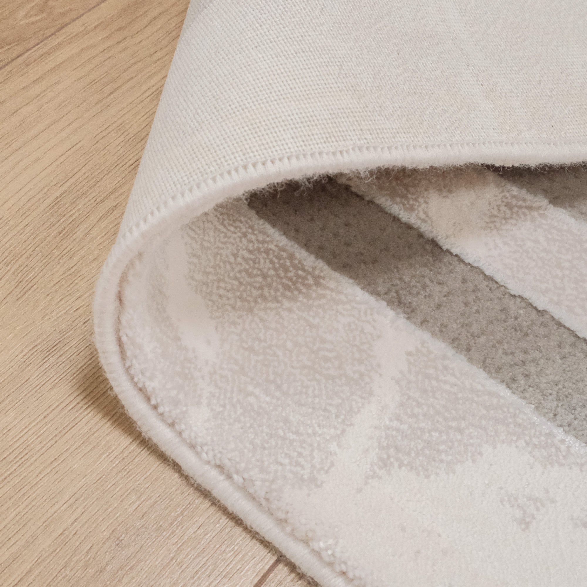 Çerçeve Desenli Akrilik Krem Halı