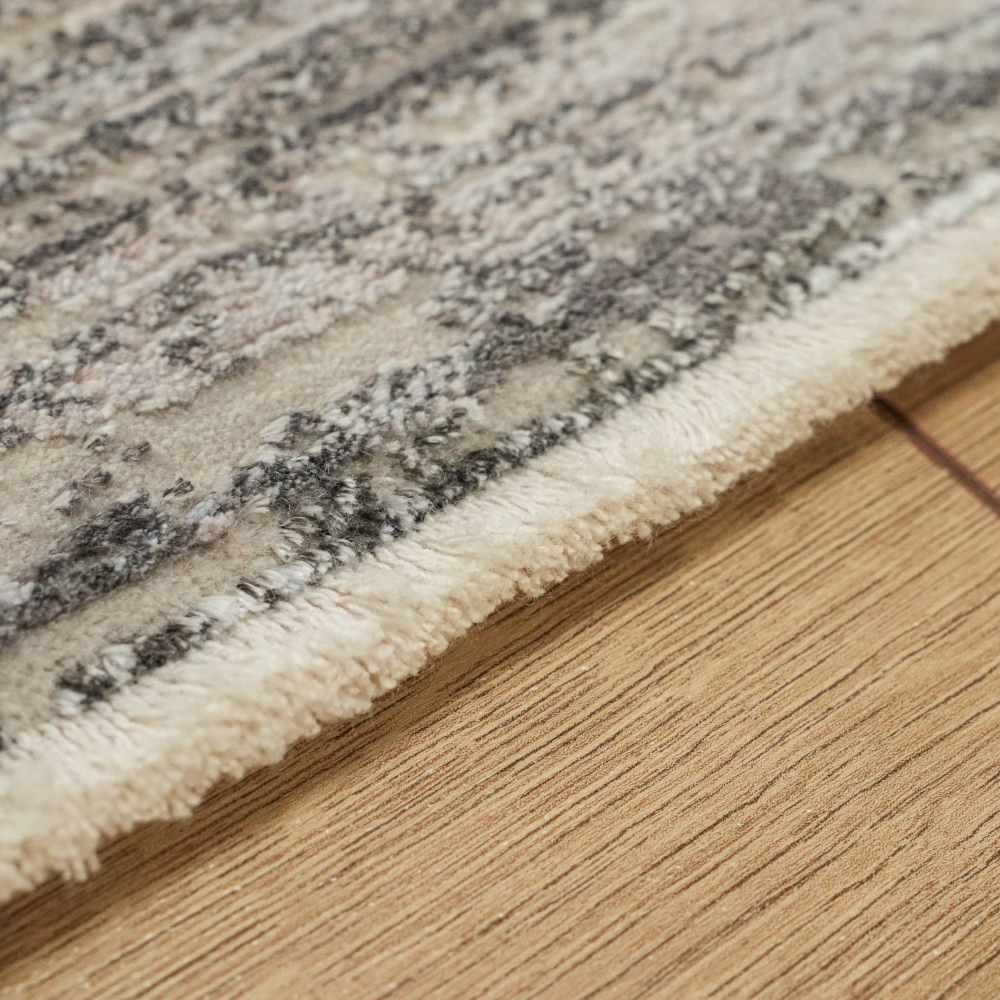 Frame Patterned Machine Woven Carpet