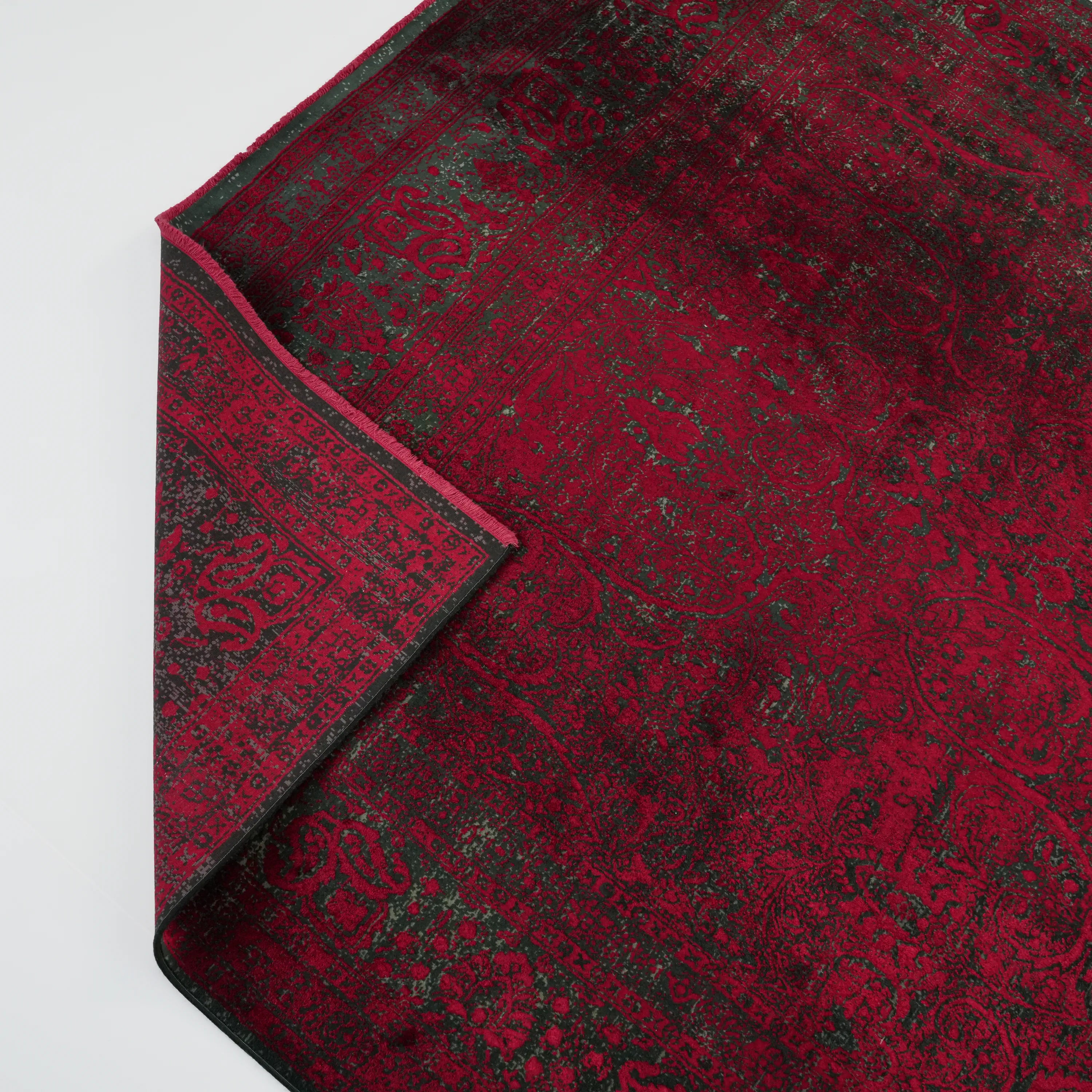 Çerçeve Desenli Kırmızı Viskon Halı