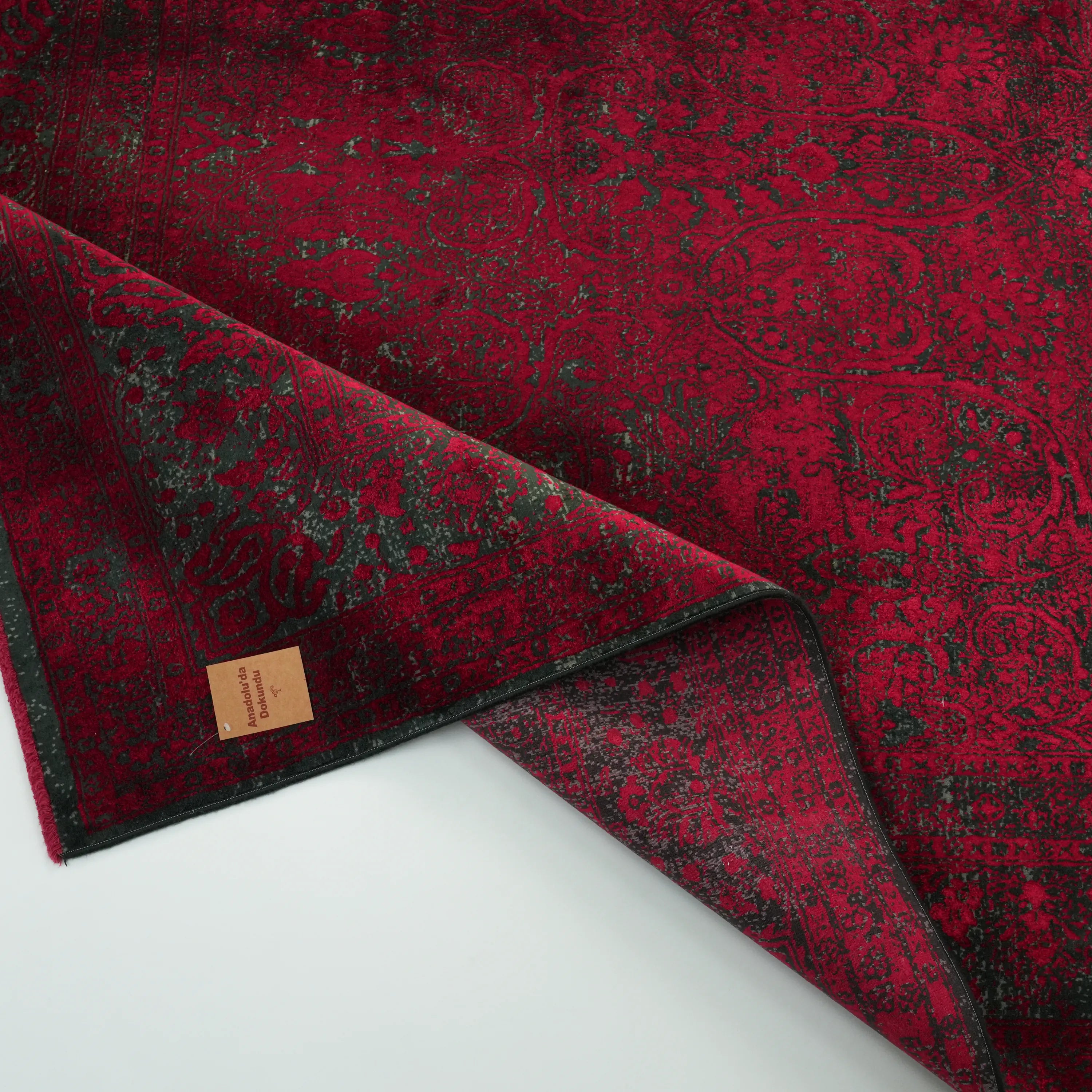 Çerçeve Desenli Kırmızı Viskon Halı