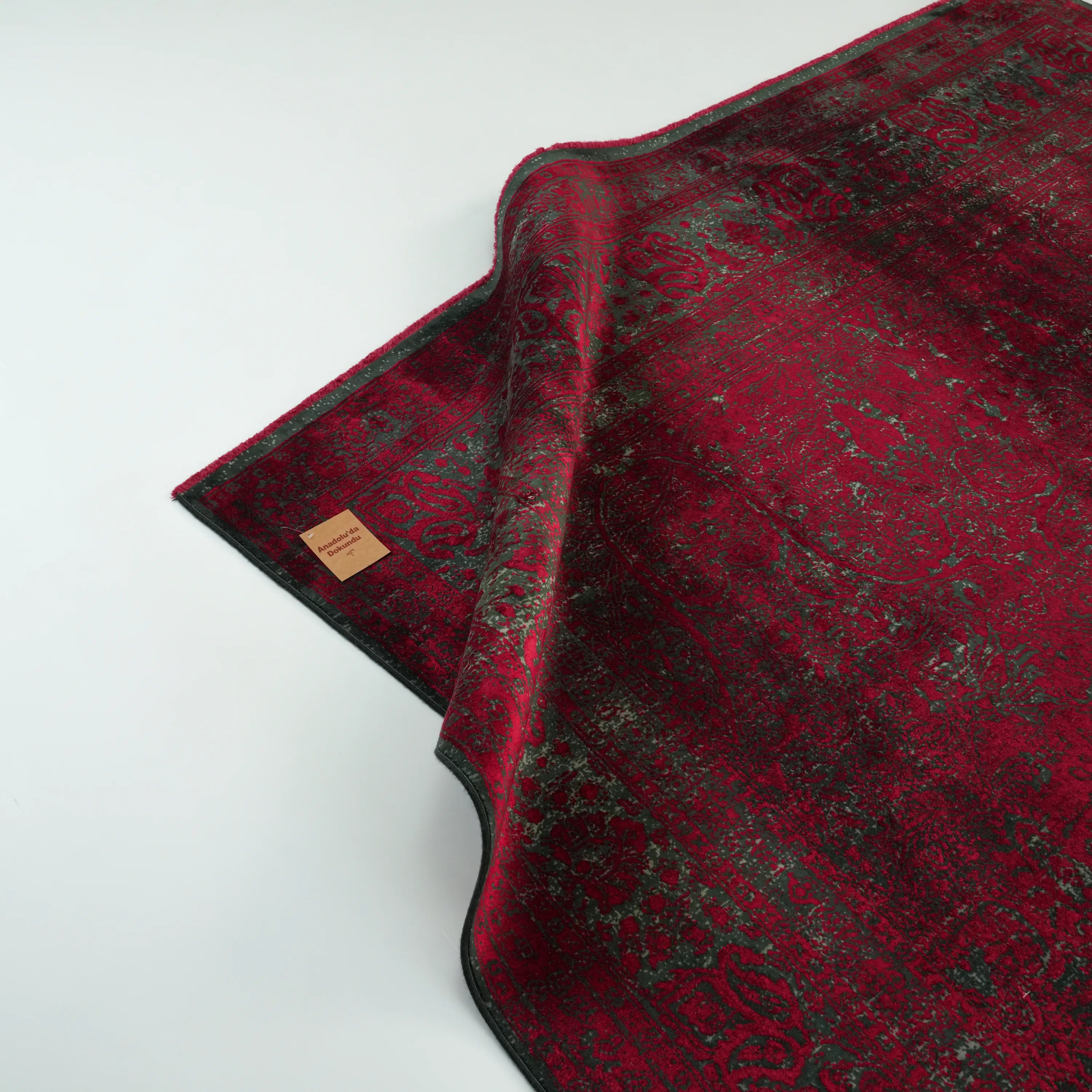 Çerçeve Desenli Kırmızı Viskon Halı