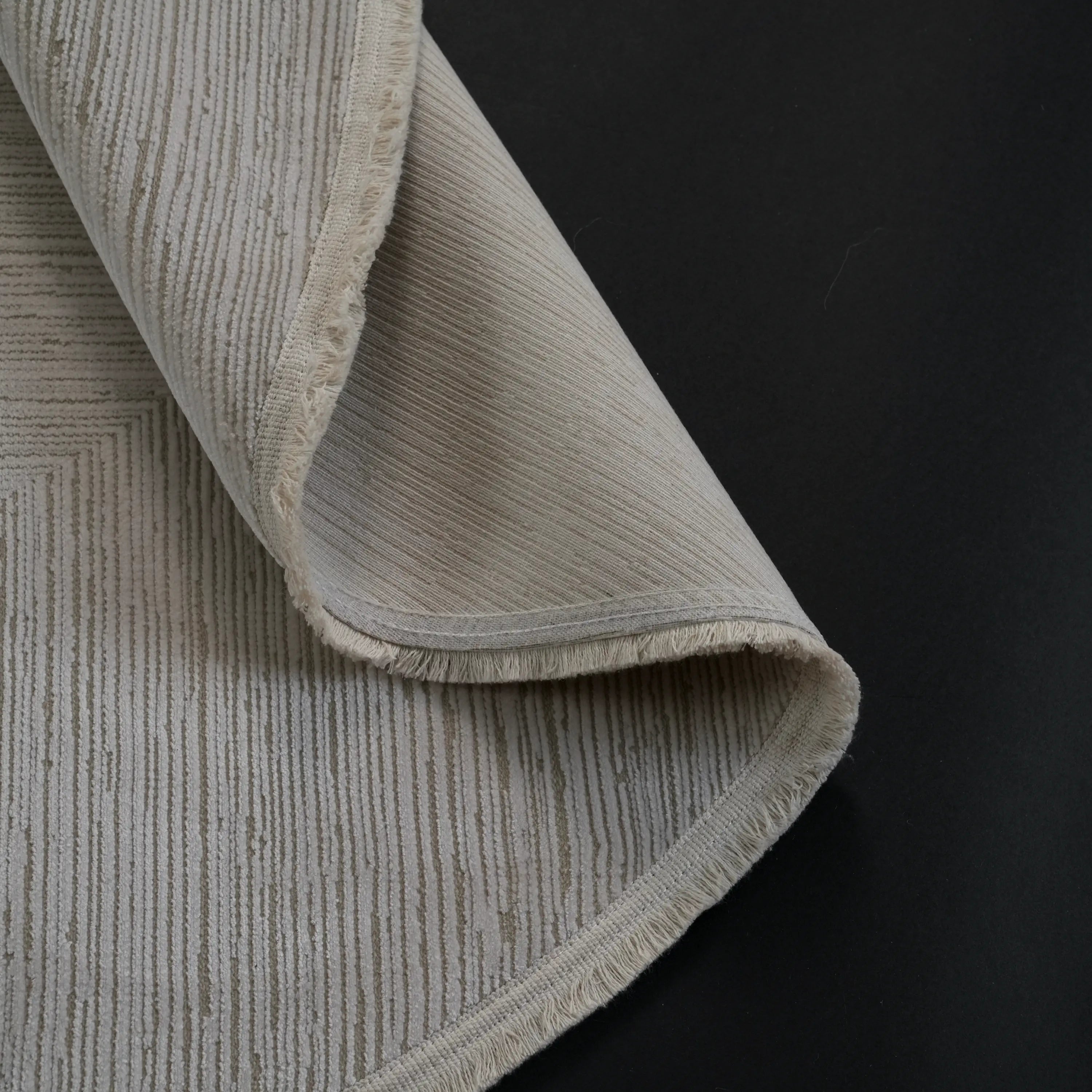 Frame Patterned Machine Woven Carpet