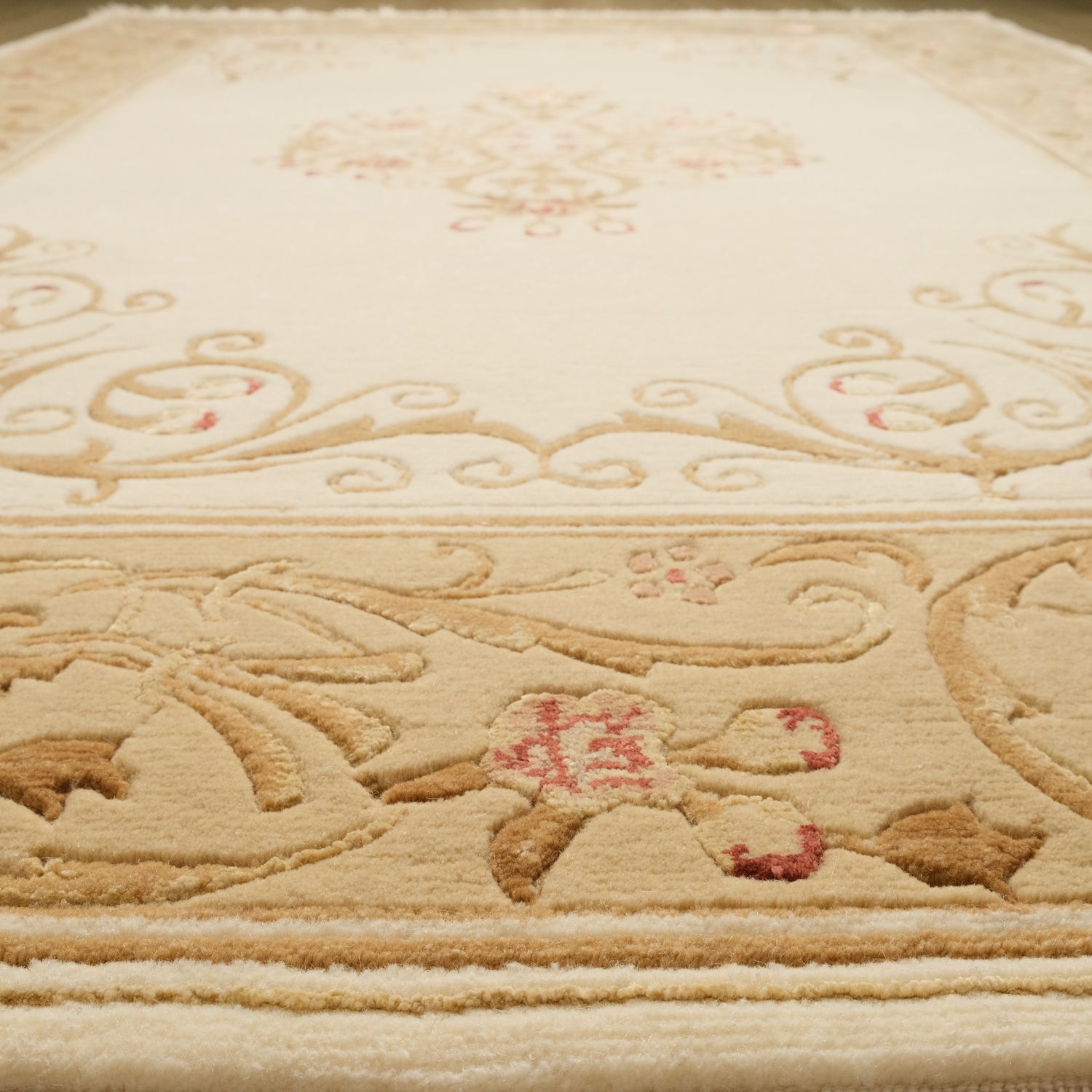 Handwoven Flower Patterned Mink Wool Rug