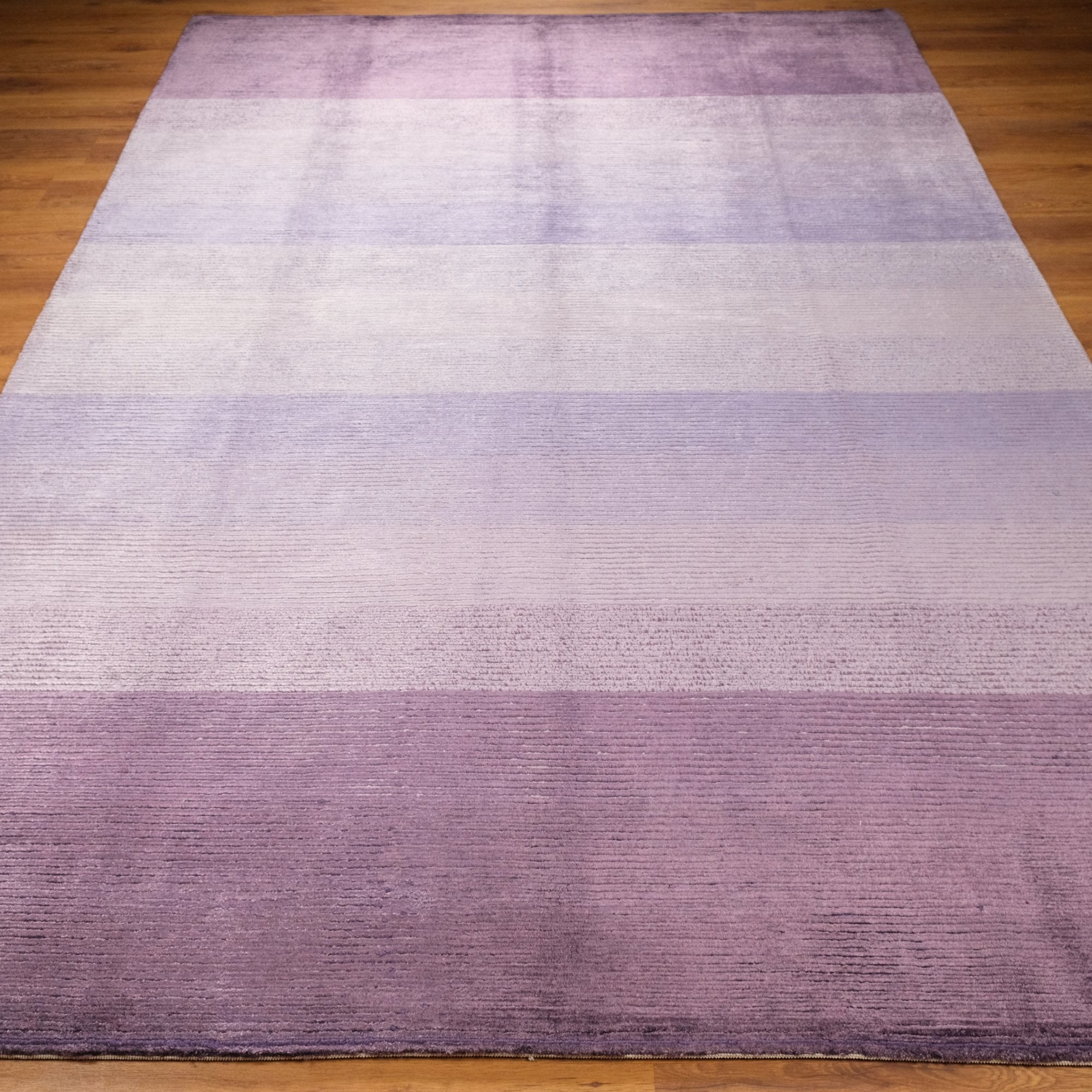 Çizgi Desenli El Dokuma Halı