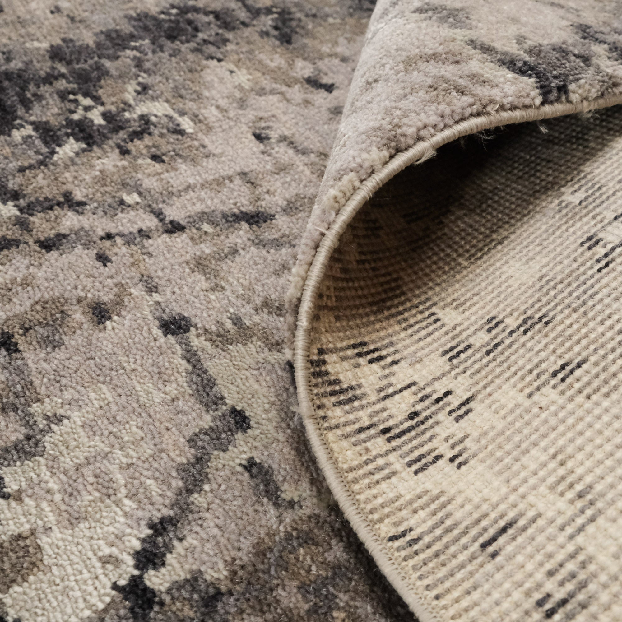 Machine Woven Abstract Patterned Gray Wool Carpet