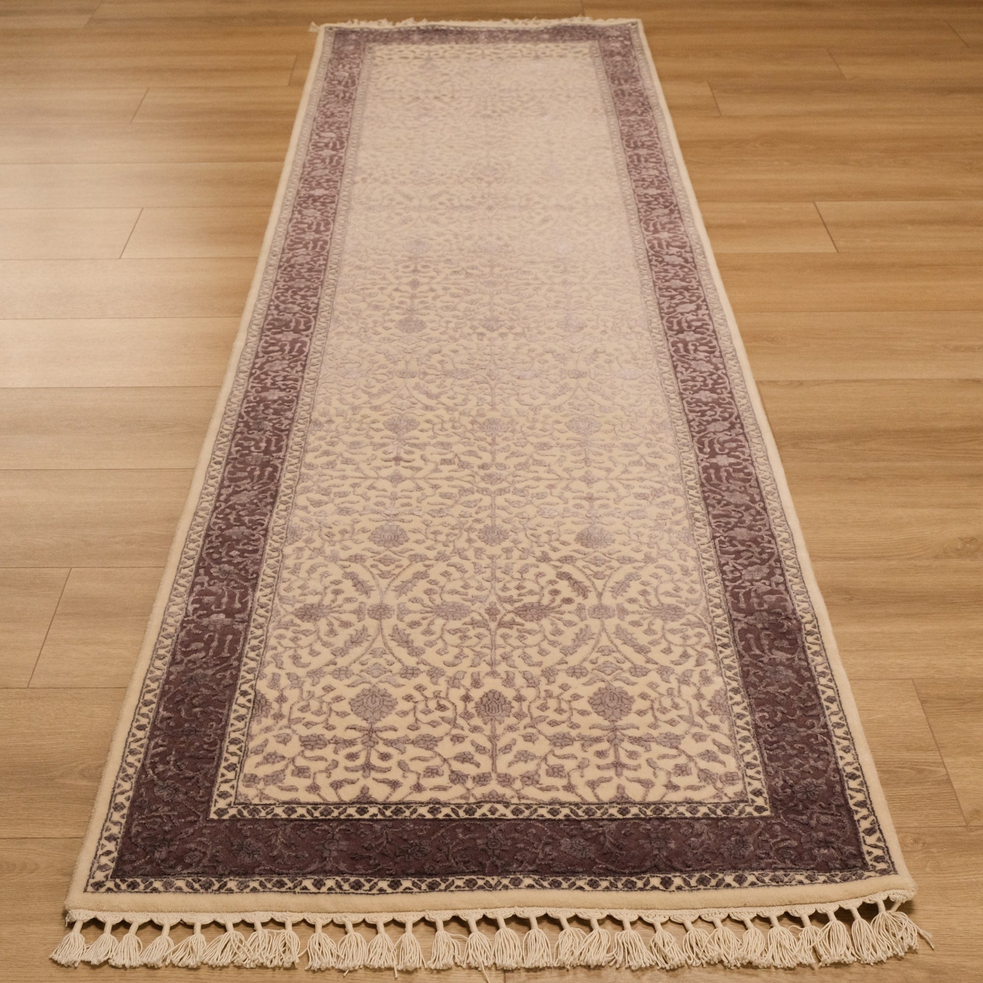 Safir Serisi El Dokuma Uşak Desenli Oymalı Krem Yün Halı