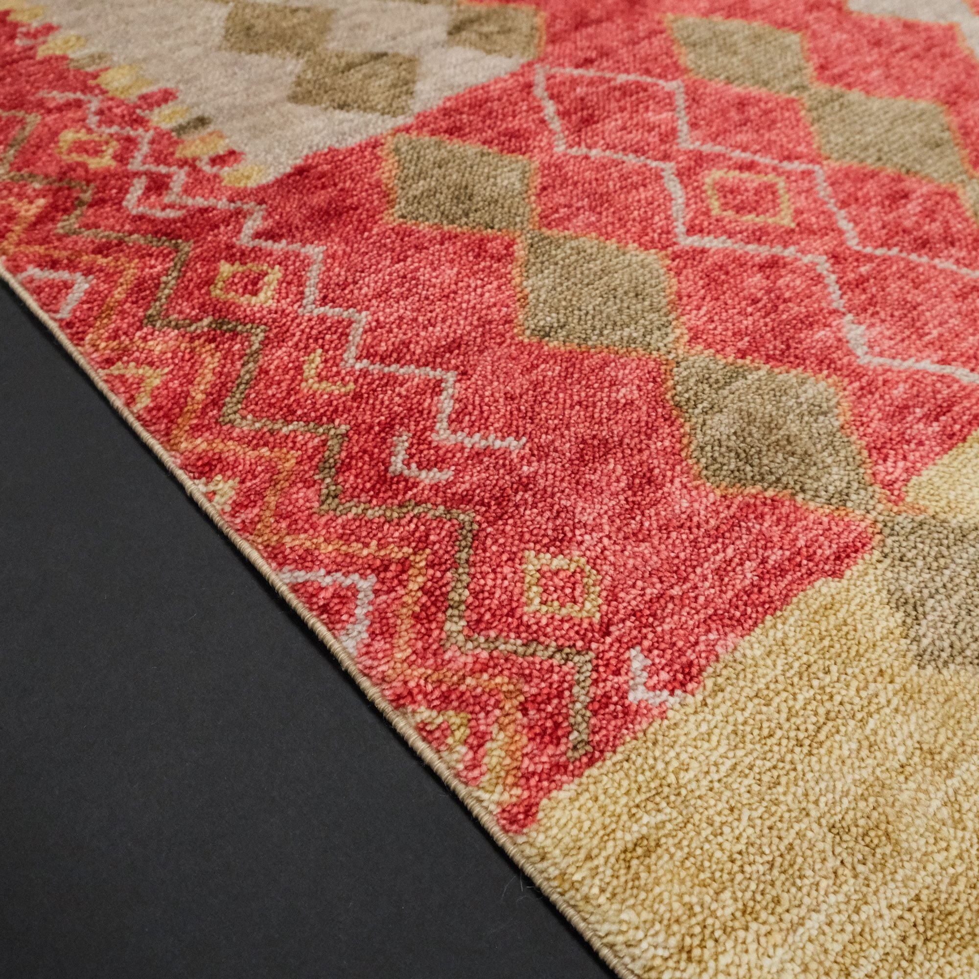 Zara Geometric Design Machine Woven Carpet