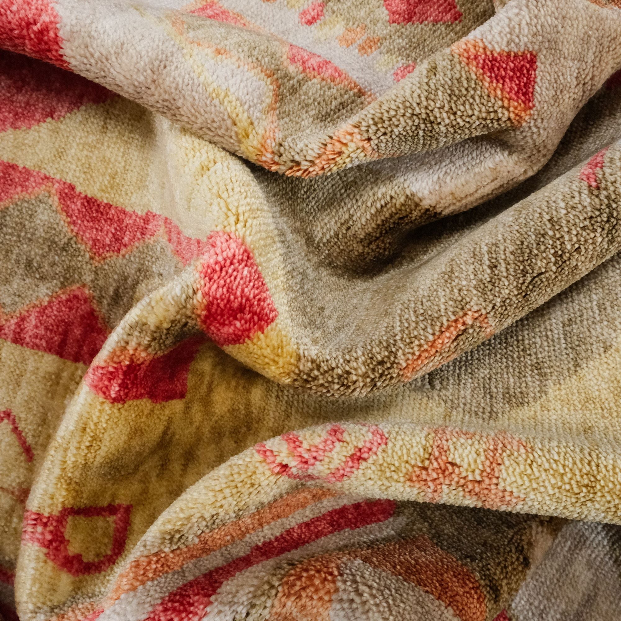 Zara Geometric Design Machine Woven Carpet