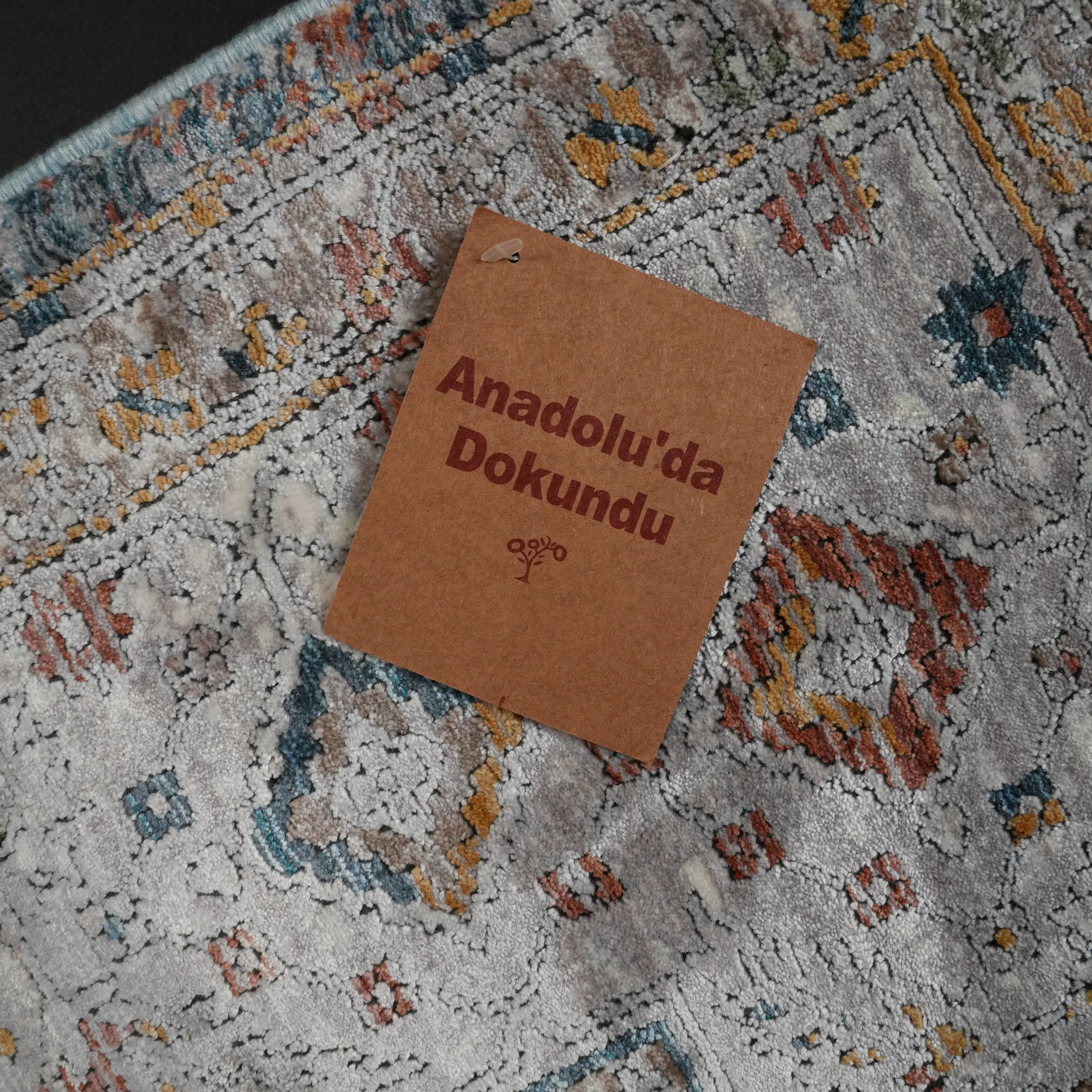 Çiçek Desenli Makine Dokuma Halı