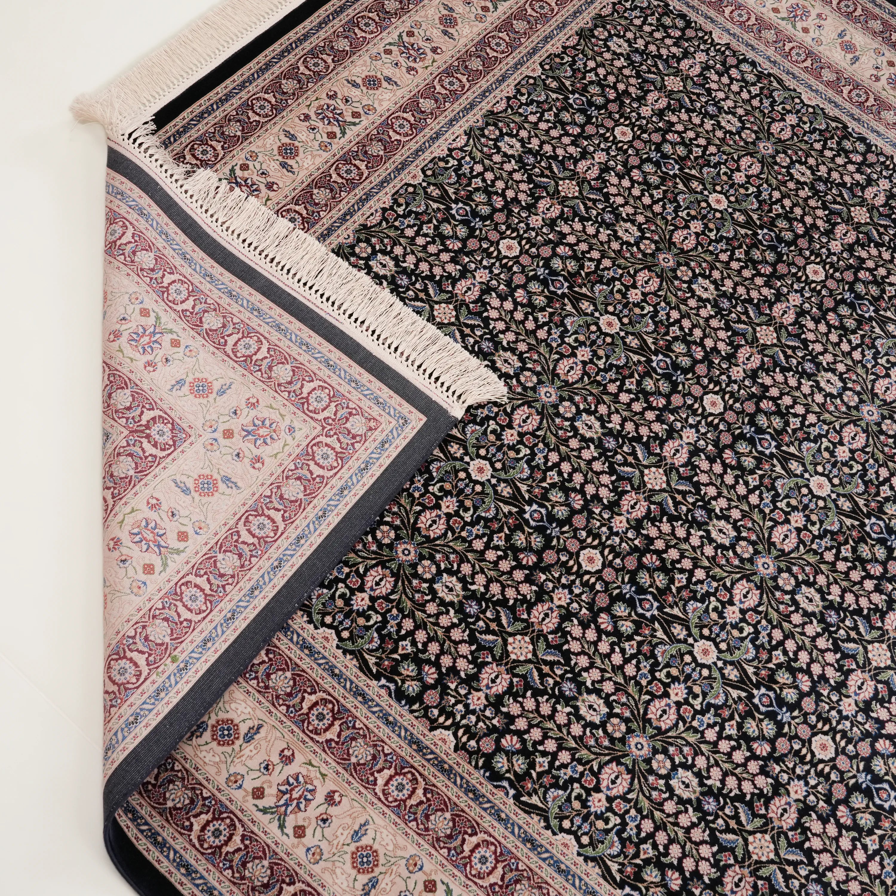 Efsun Serisi Hereke Desenli Lacivert Viskon Halı