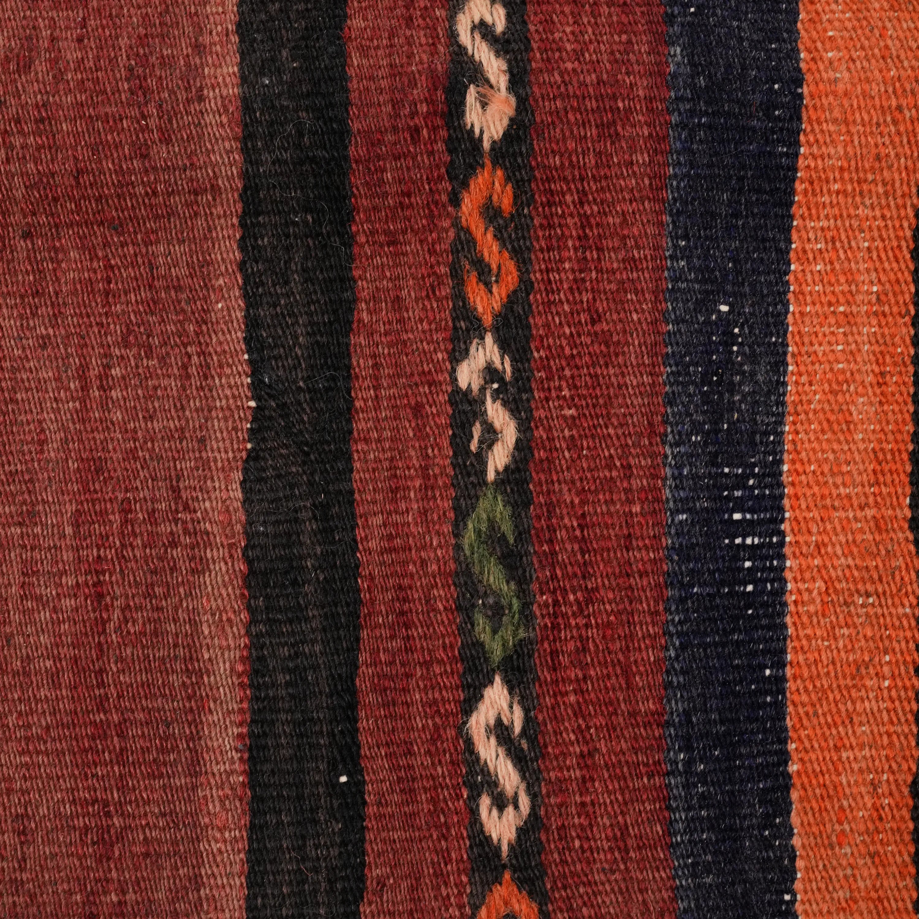 El Dokuma Anadolu Desenli Bordo Yün Kırlent Kılıfı