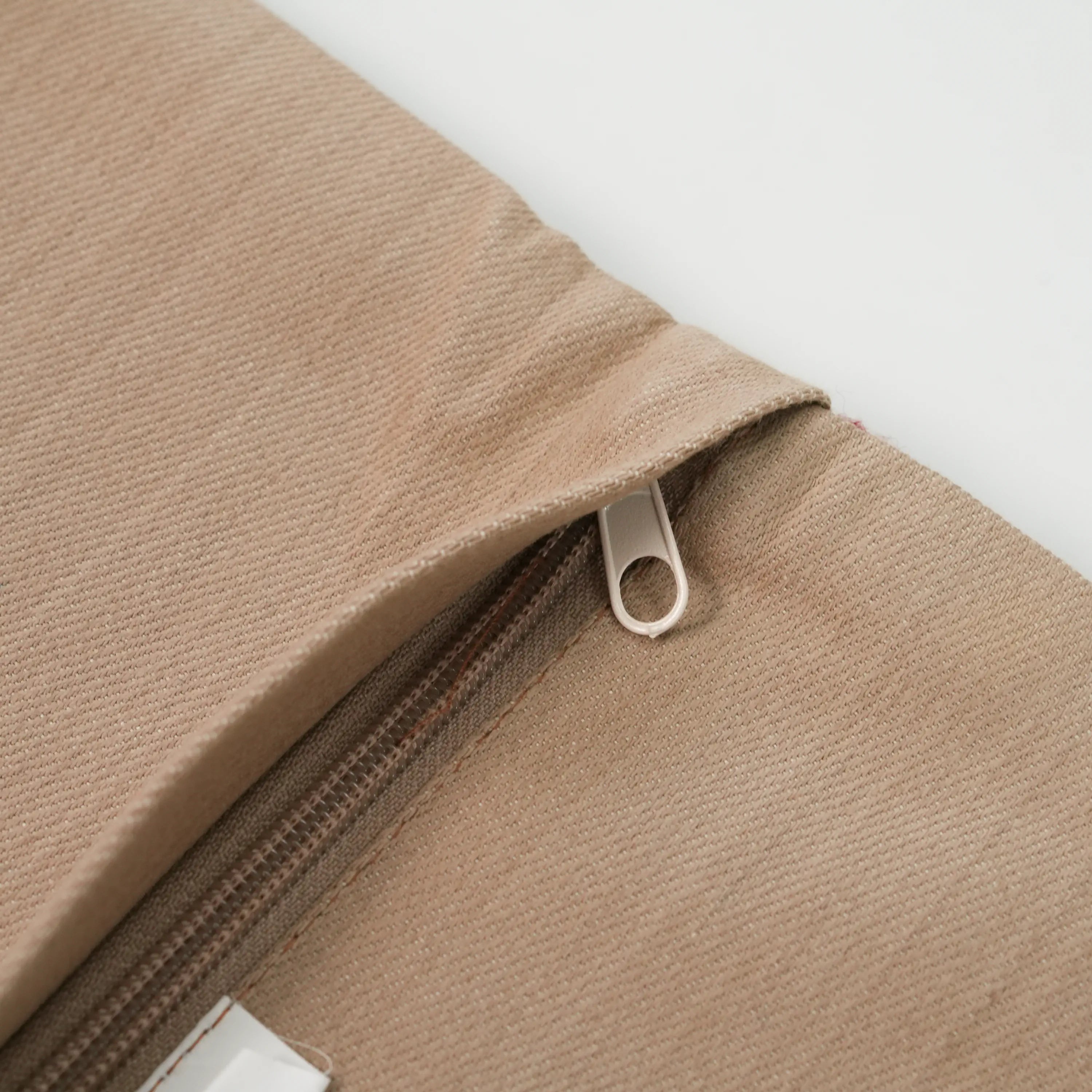 El Dokuma Anadolu Desenli Bordo Yün Kırlent Kılıfı