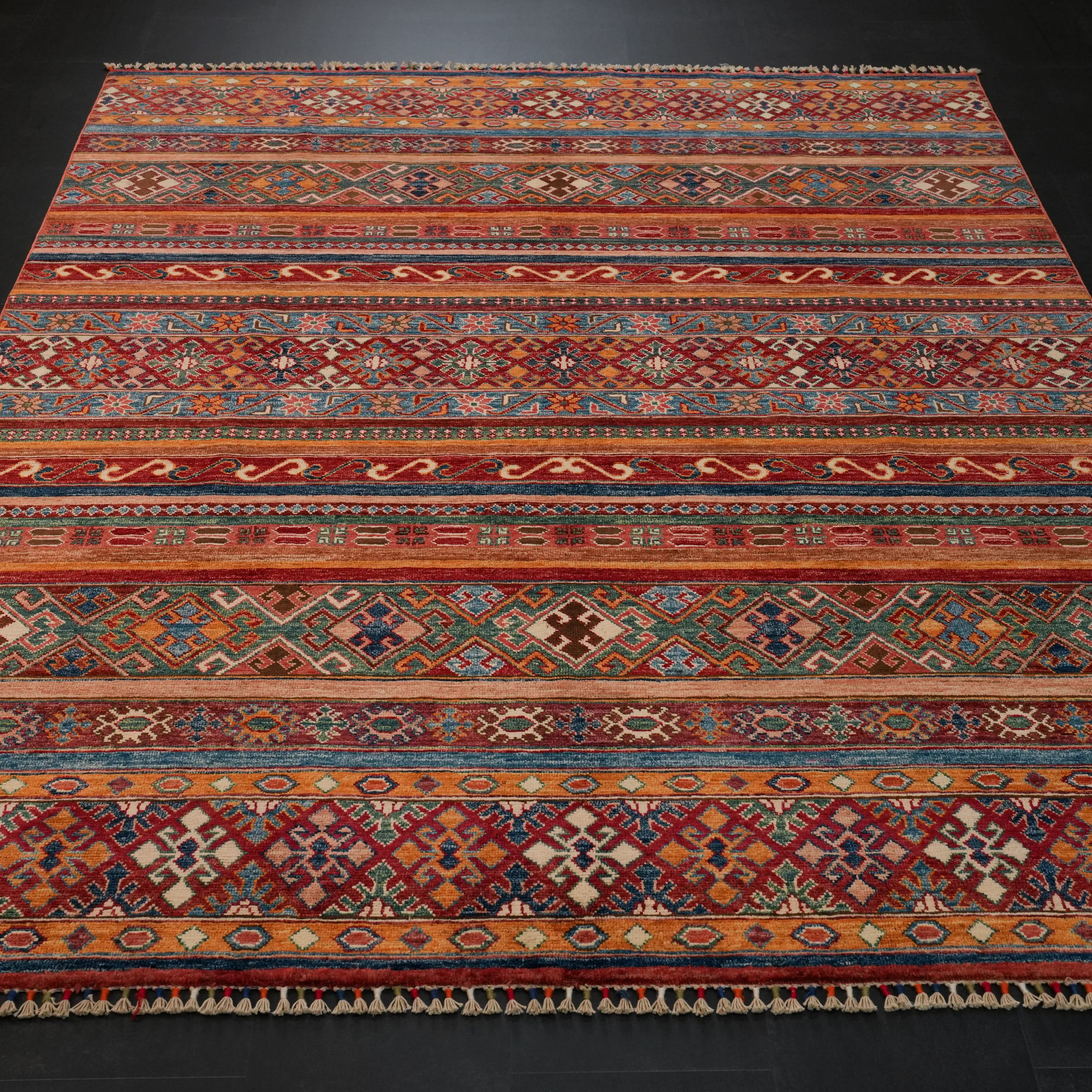 El Dokuma Anadolu Desenli Rengarenk Yün Halı