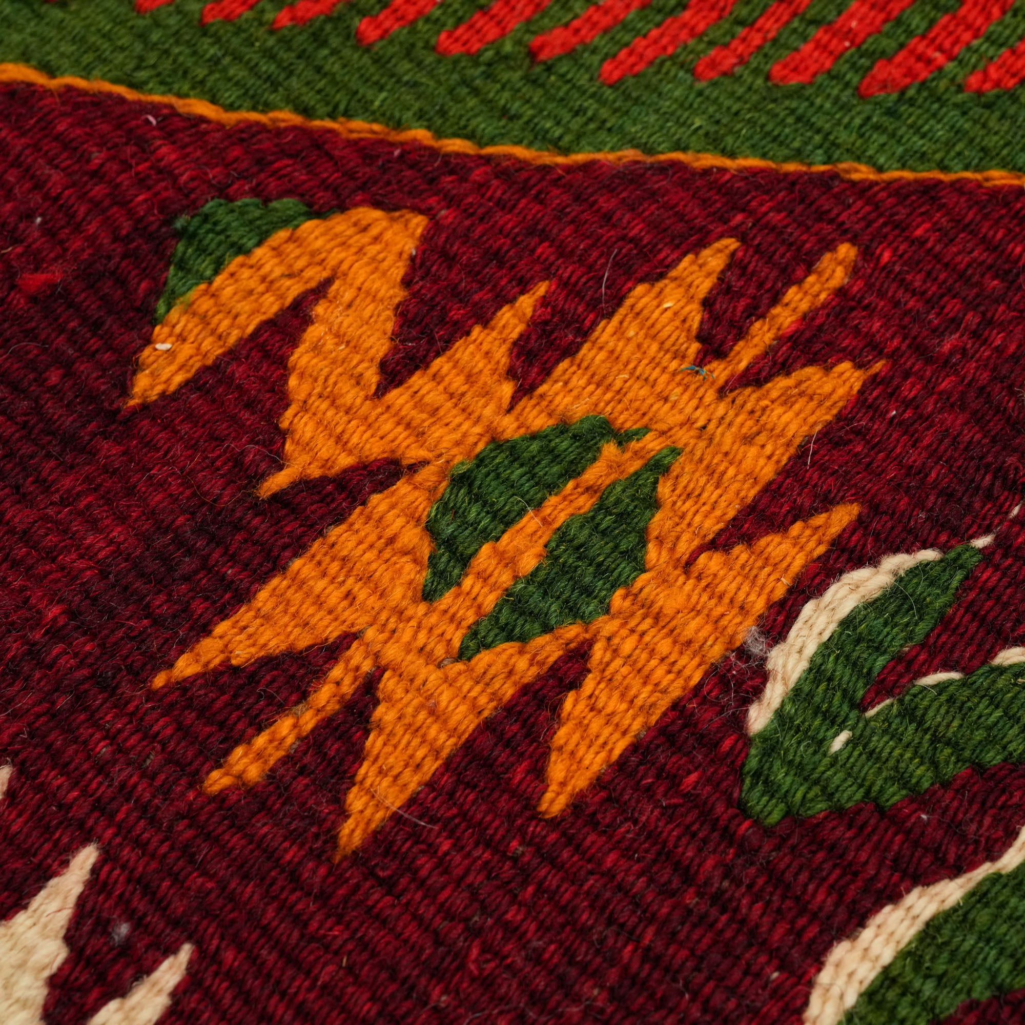 El Dokuma Anadolu Desenli Rengarenk Yün Mut Köy Kilimi