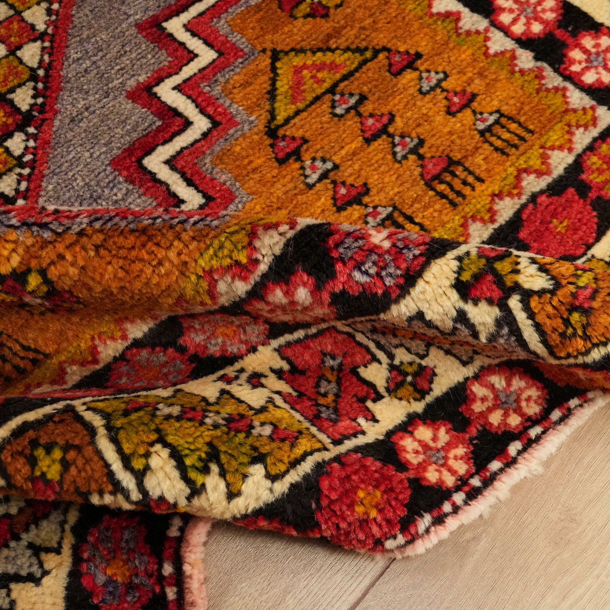 Ortaköy Sandık Eskisi 70 Yaş Kirmen El Dokuma Halı