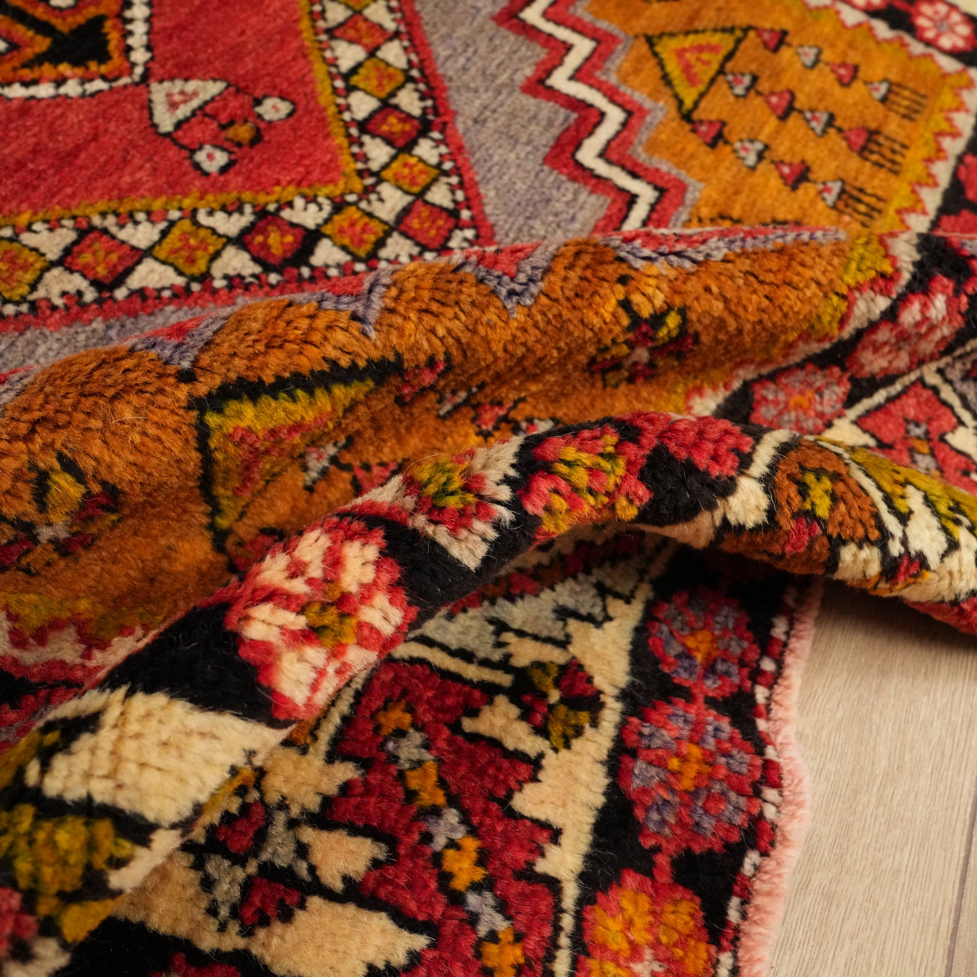 Ortaköy Sandık Eskisi 70 Yaş Kirmen El Dokuma Halı